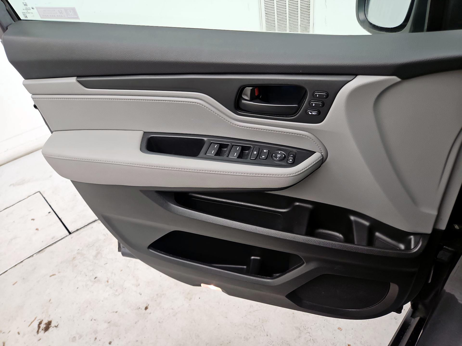 Thumbnail: 2022 Honda Odyssey - 12