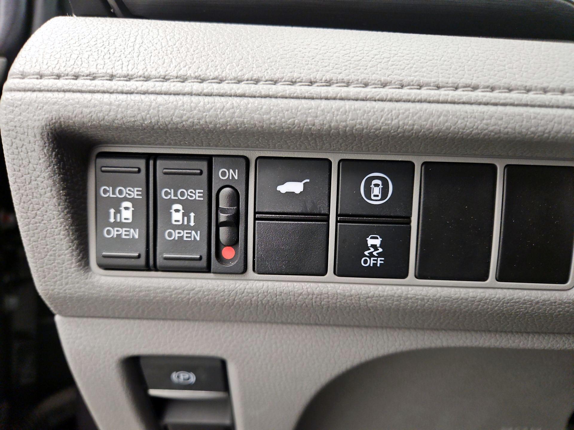 Thumbnail: 2022 Honda Odyssey - 13