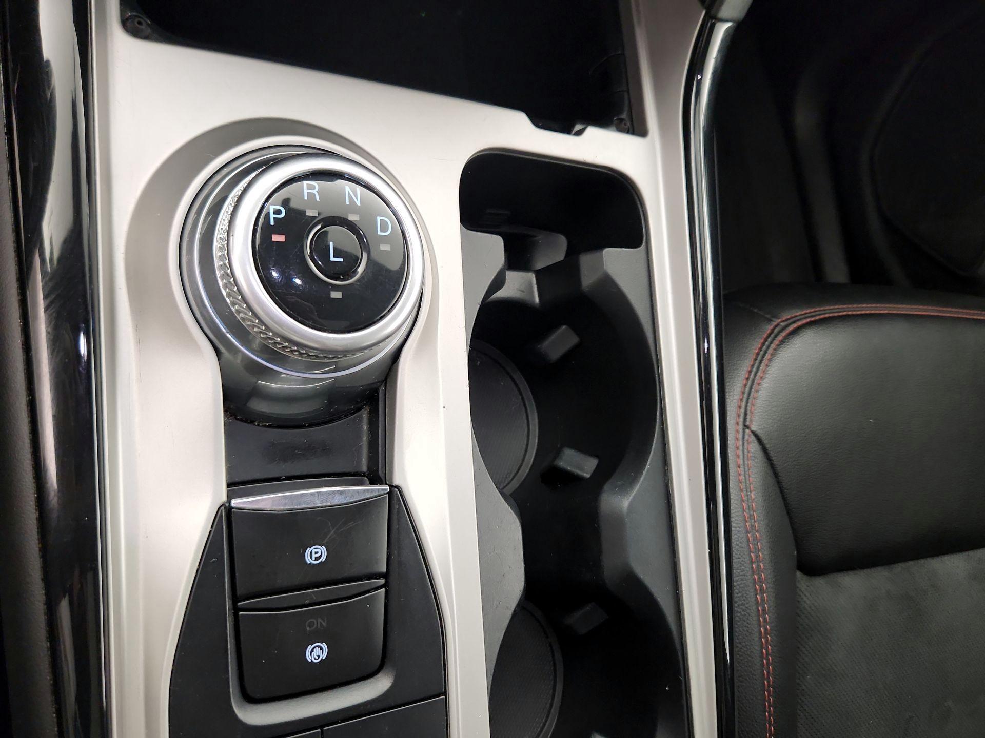 Thumbnail: 2022 Ford Explorer - 18