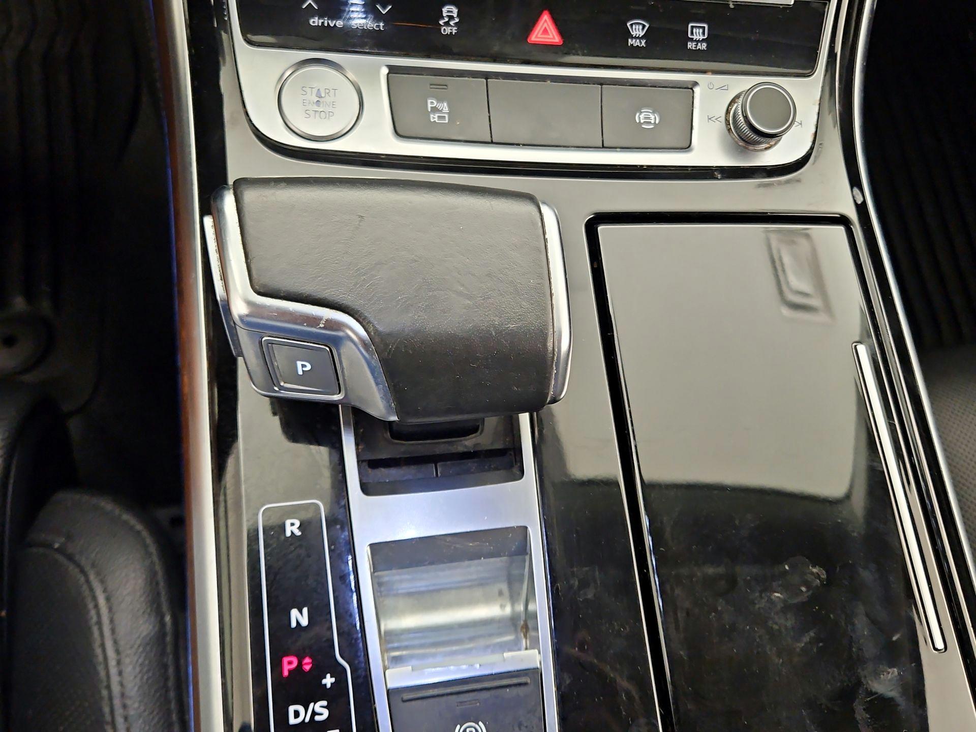 Thumbnail: 2020 Audi A8 - 17