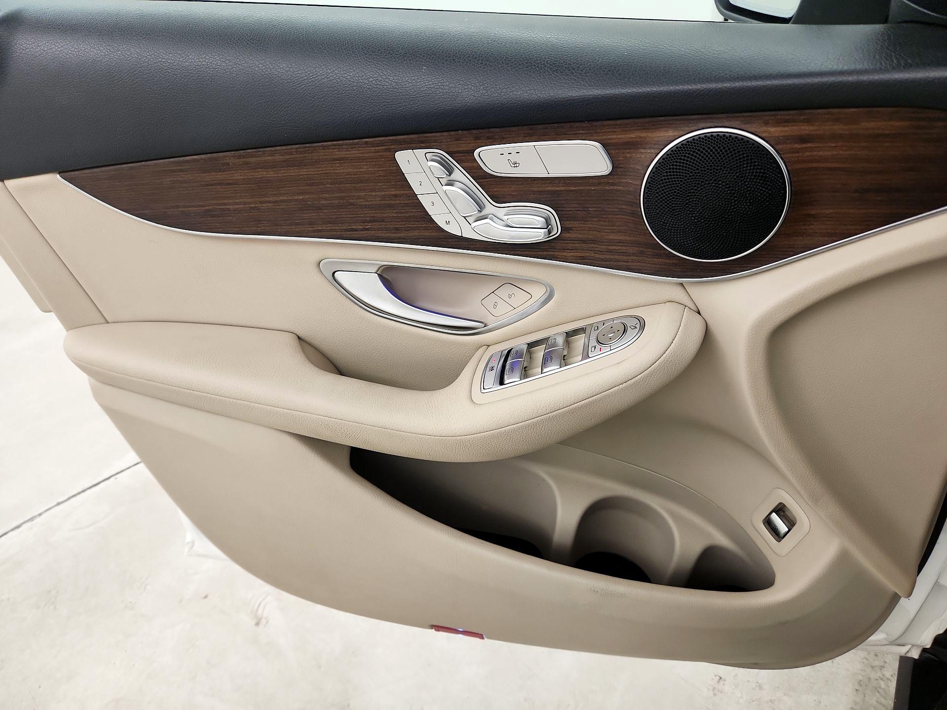 Thumbnail: 2022 Mercedes-Benz GLC - 12