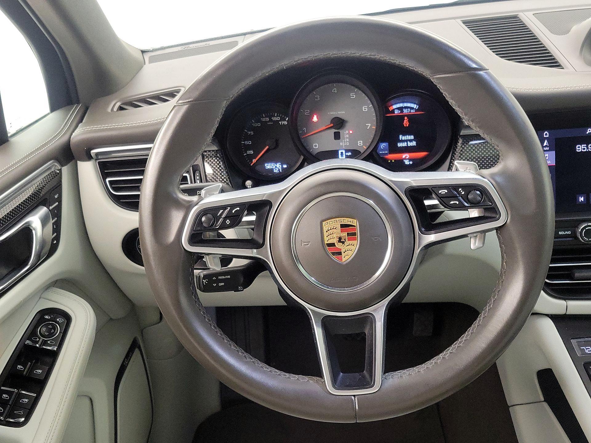 Thumbnail: 2020 Porsche Macan - 10