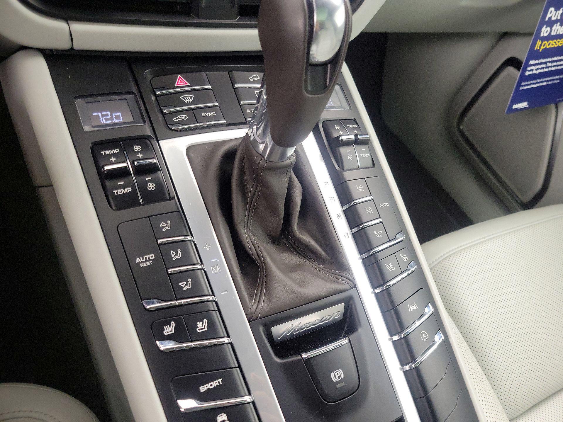 Thumbnail: 2020 Porsche Macan - 17