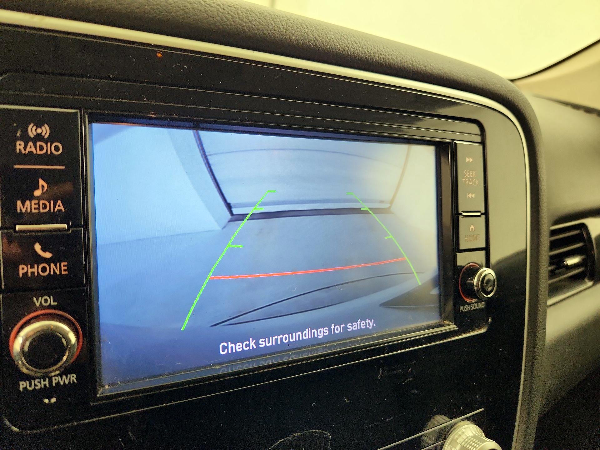 Thumbnail: 2020 Mitsubishi Outlander - 14