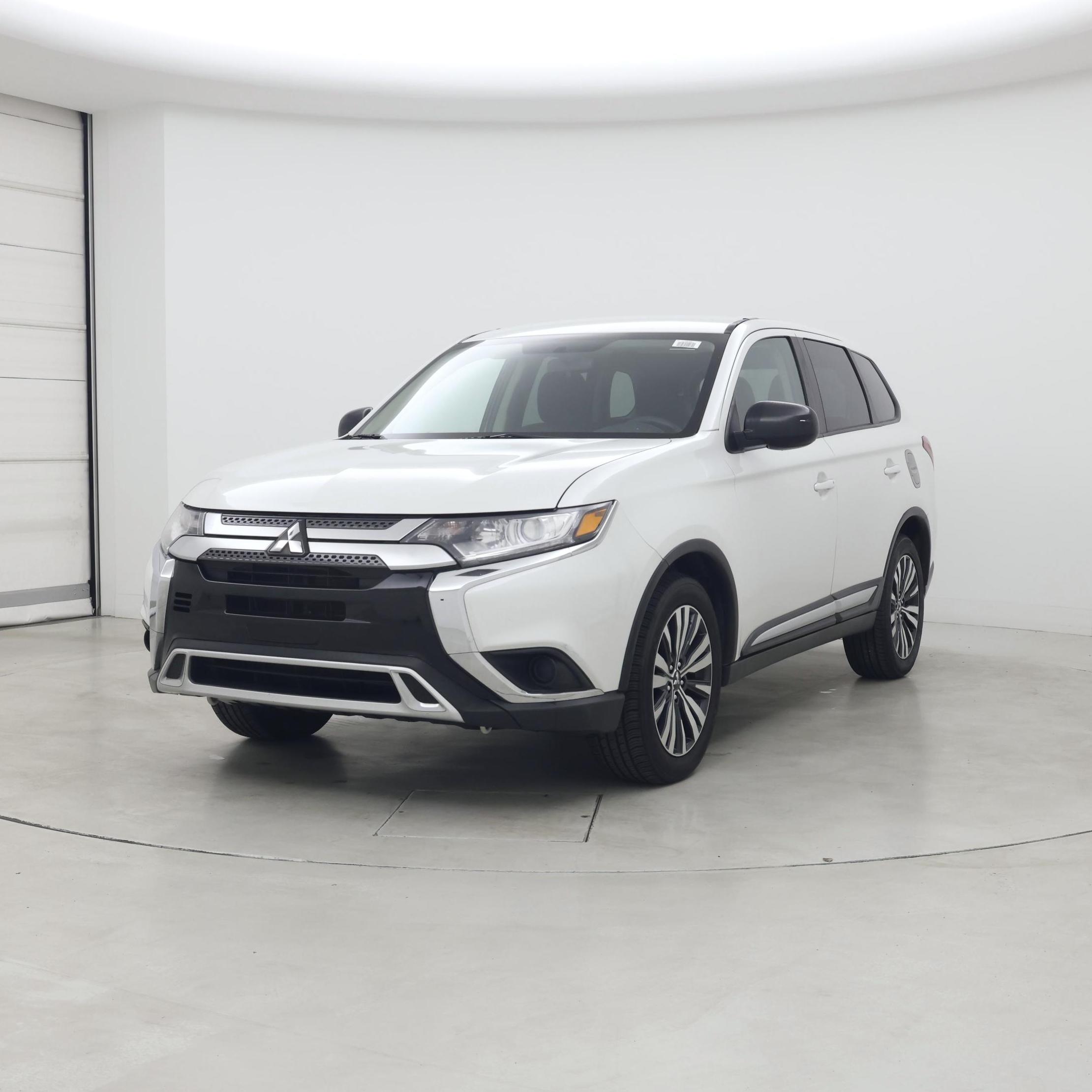 Thumbnail: 2020 Mitsubishi Outlander - 4