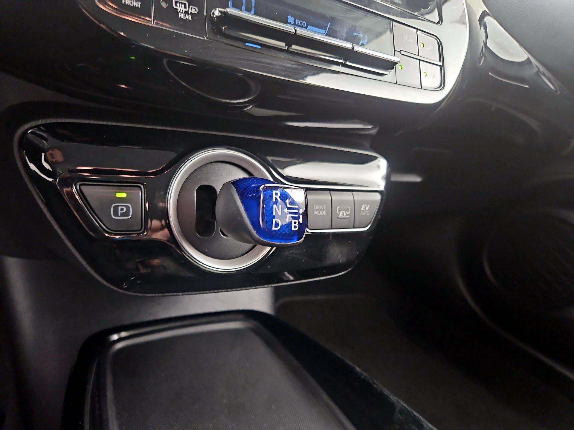 Thumbnail: 2020 Toyota Prius Prime - 17