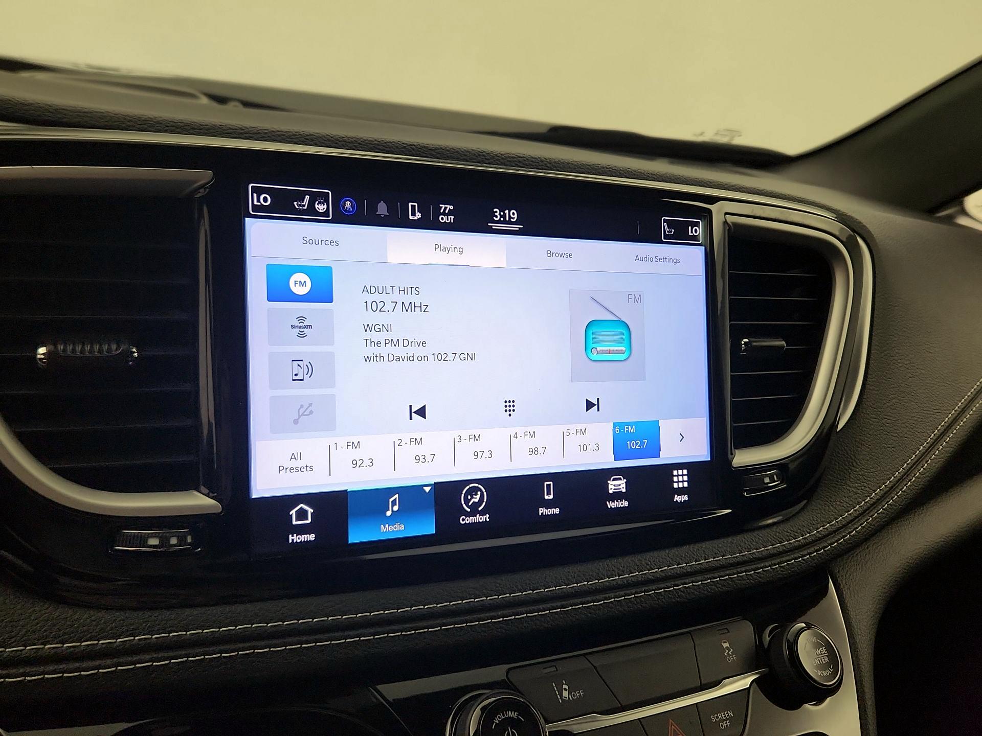 Thumbnail: 2022 Chrysler Pacifica - 15