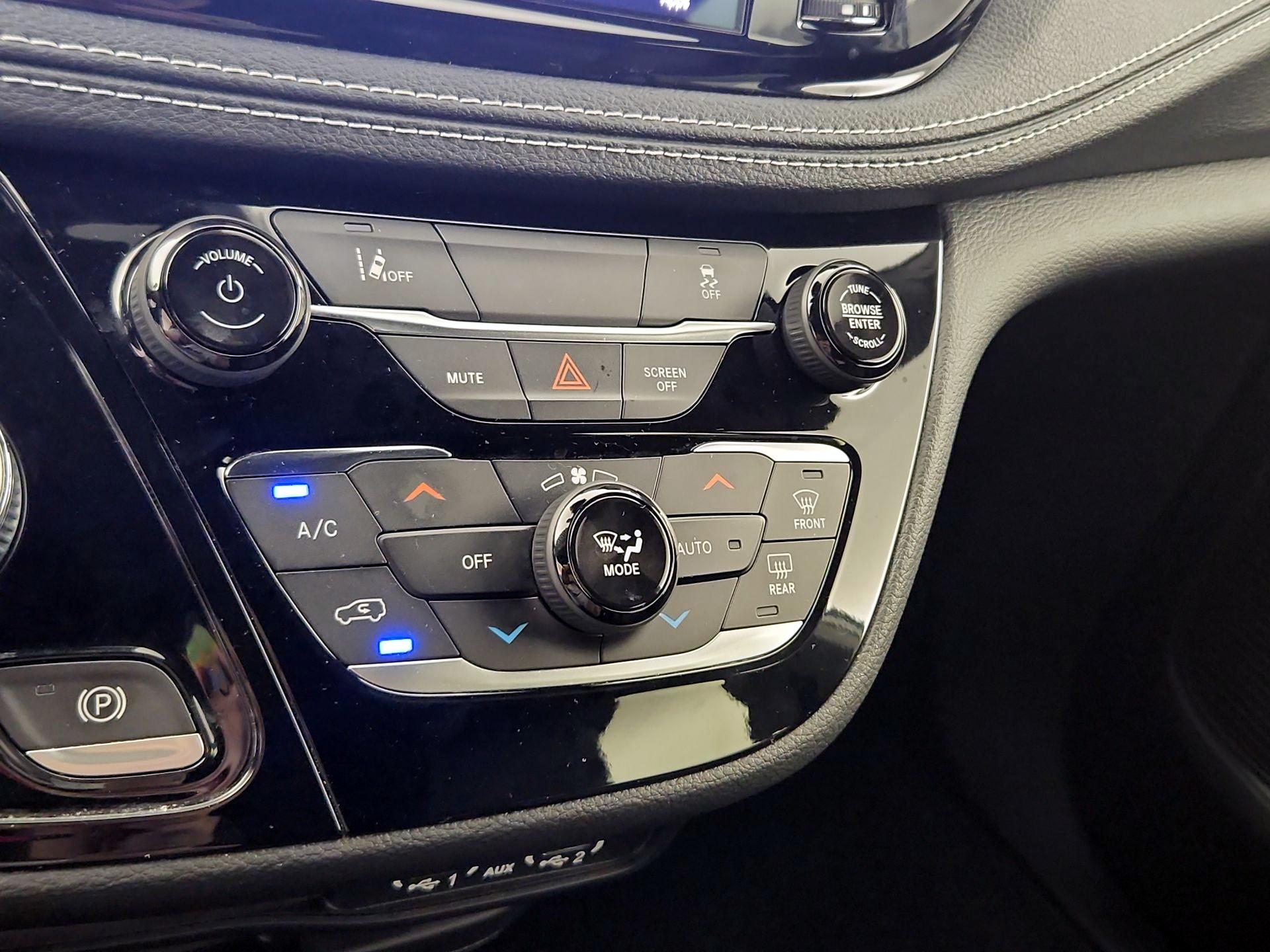 Thumbnail: 2022 Chrysler Pacifica - 16