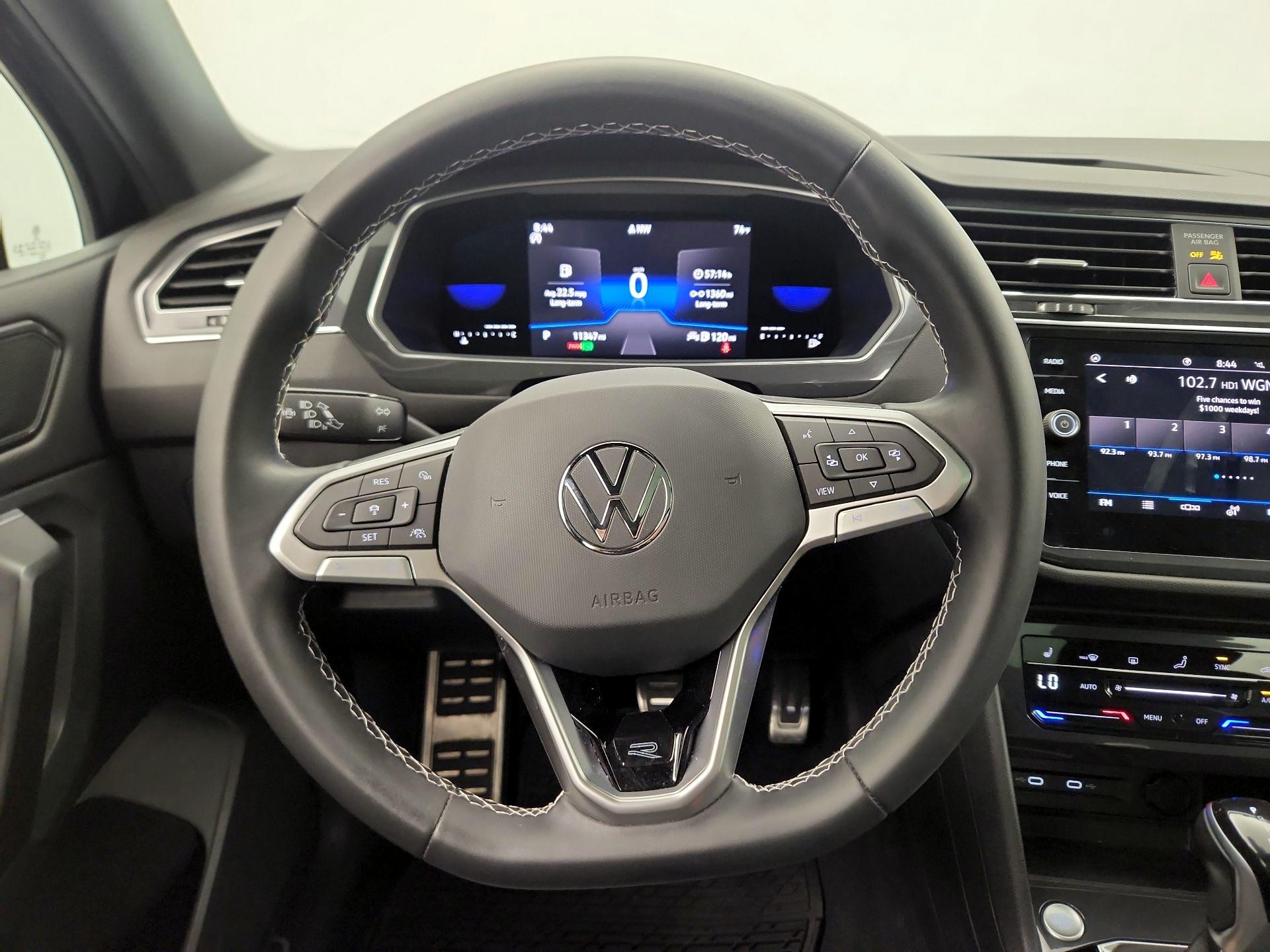 Thumbnail: 2023 Volkswagen Tiguan - 10