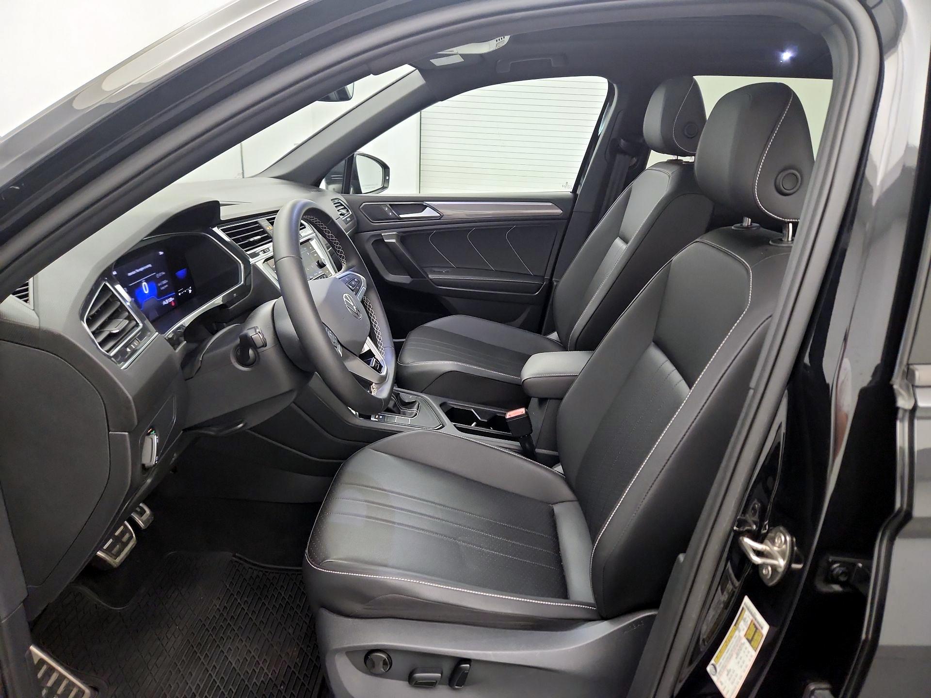 Thumbnail: 2023 Volkswagen Tiguan - 11