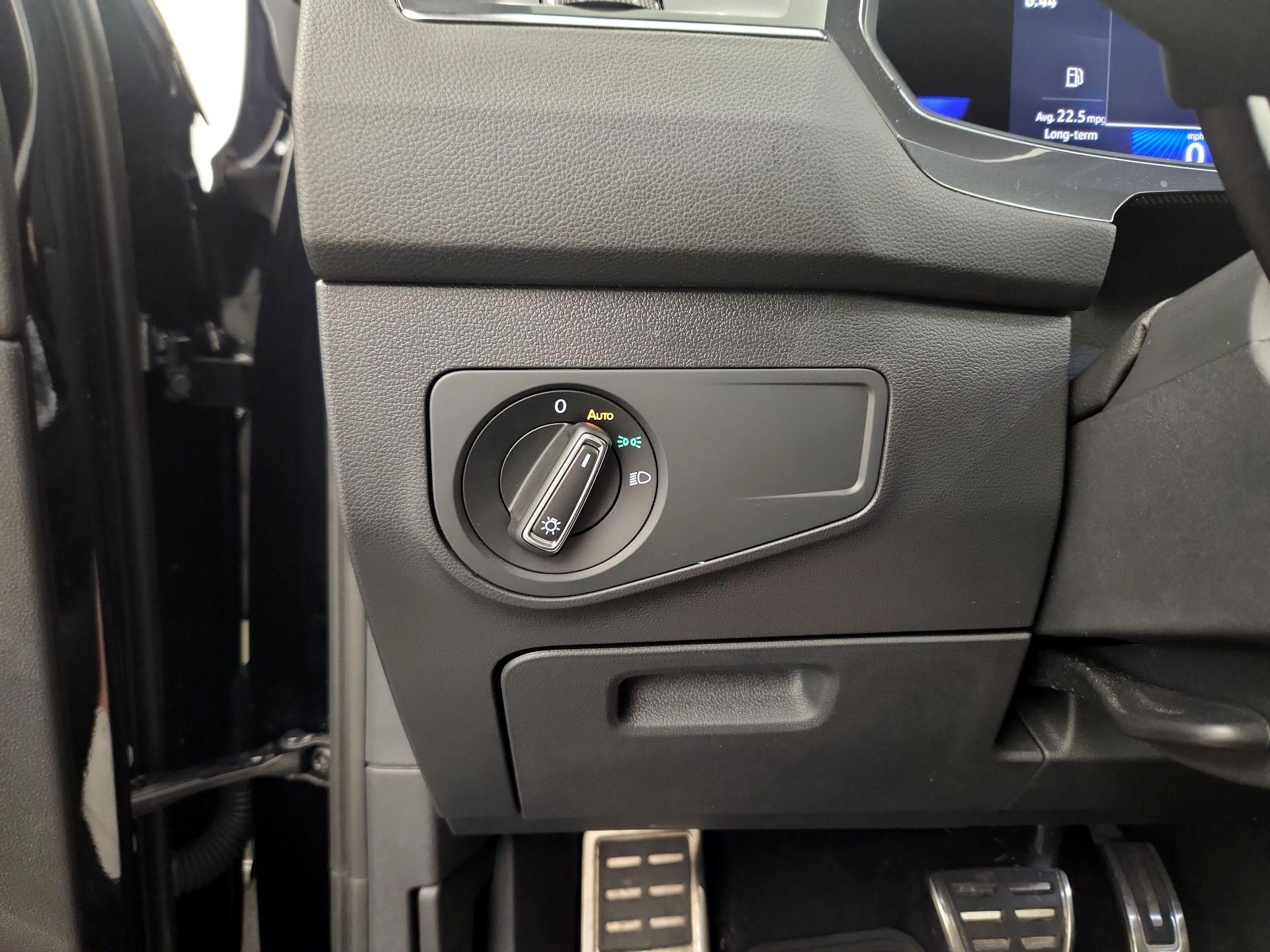 Thumbnail: 2023 Volkswagen Tiguan - 13