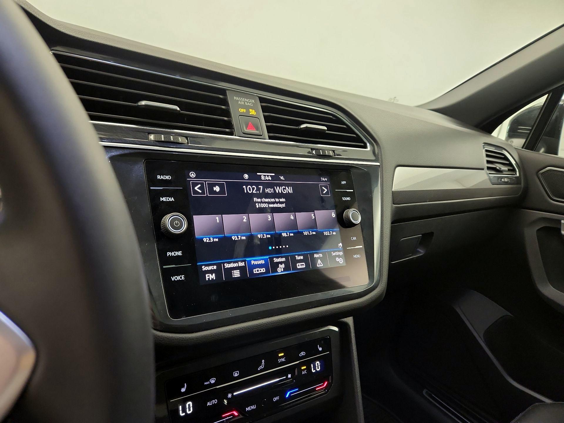 Thumbnail: 2023 Volkswagen Tiguan - 15