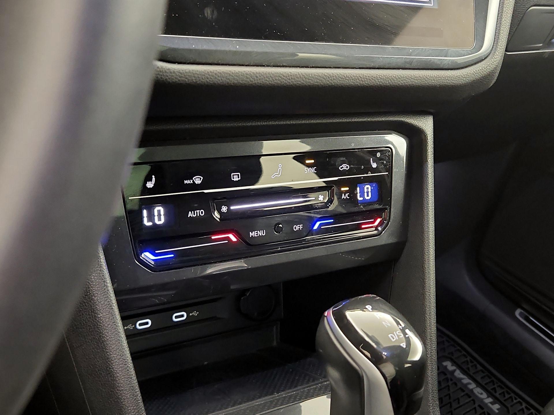 Thumbnail: 2023 Volkswagen Tiguan - 16