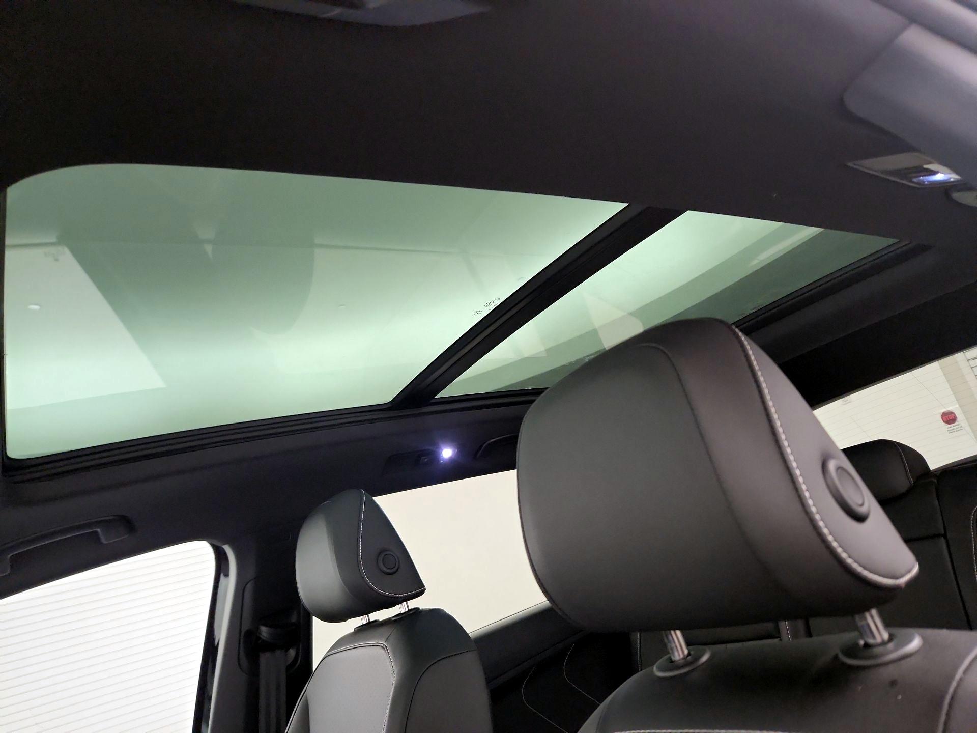 Thumbnail: 2023 Volkswagen Tiguan - 19