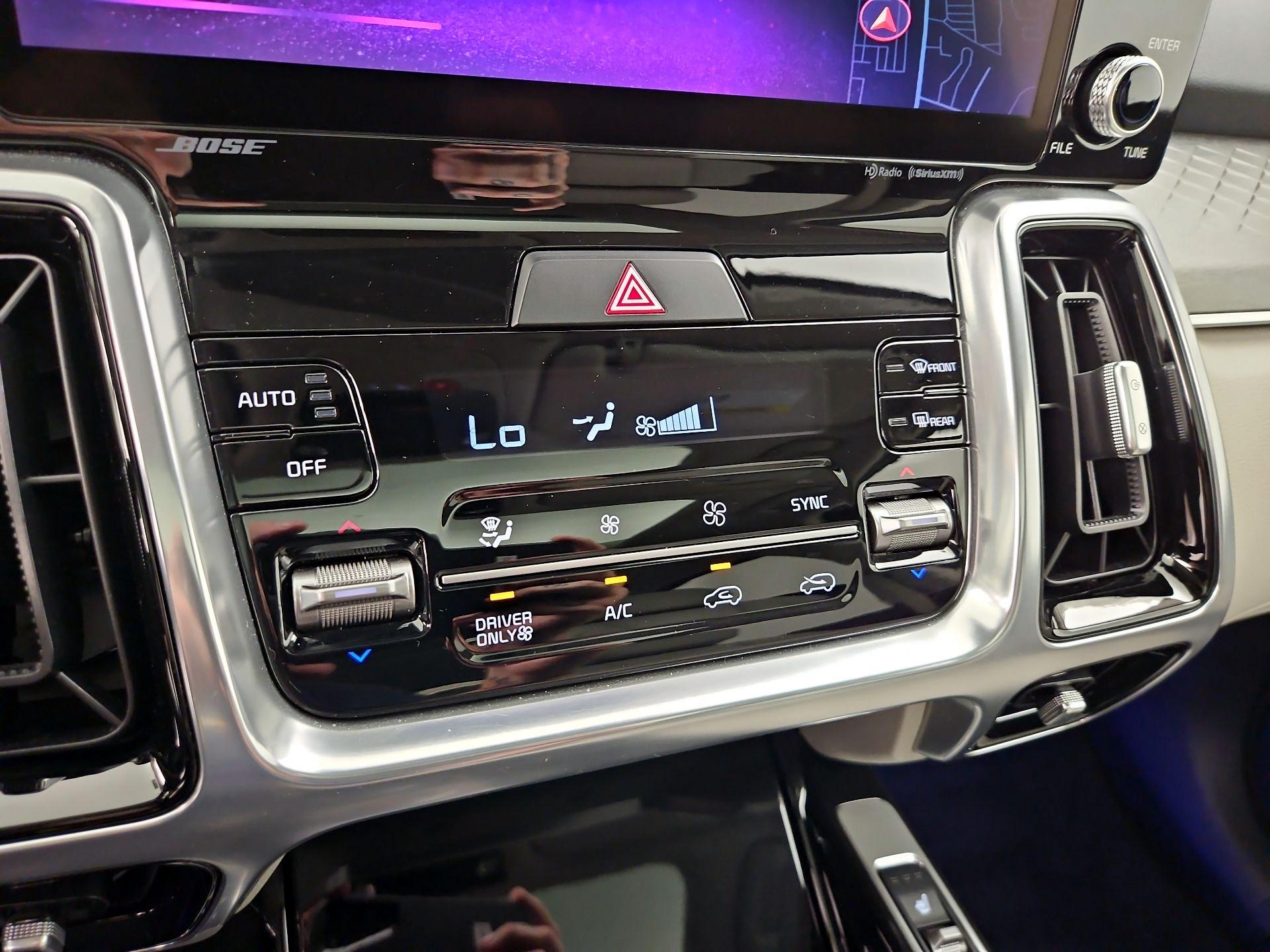 Thumbnail: 2023 Kia Sorento - 17