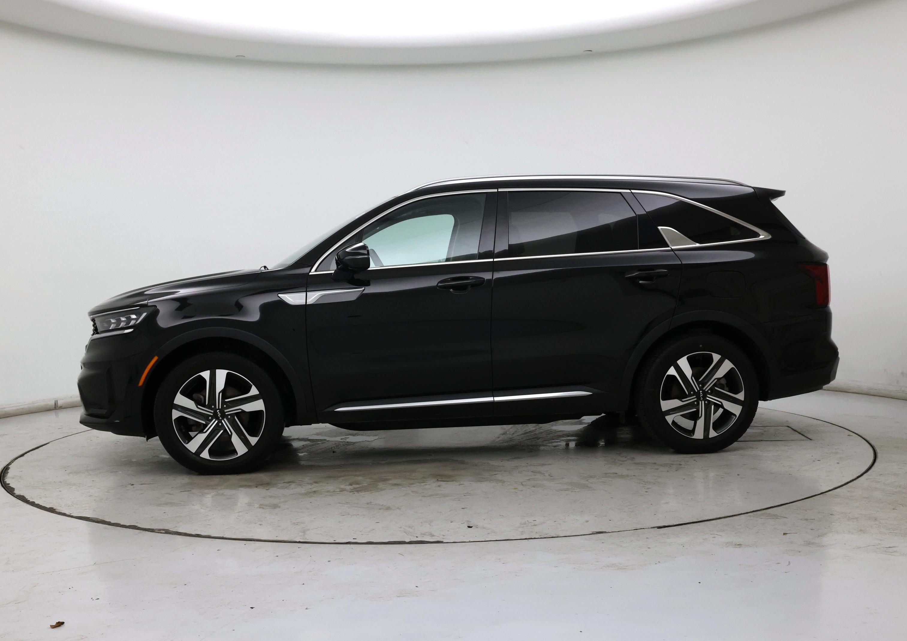 Thumbnail: 2023 Kia Sorento - 3