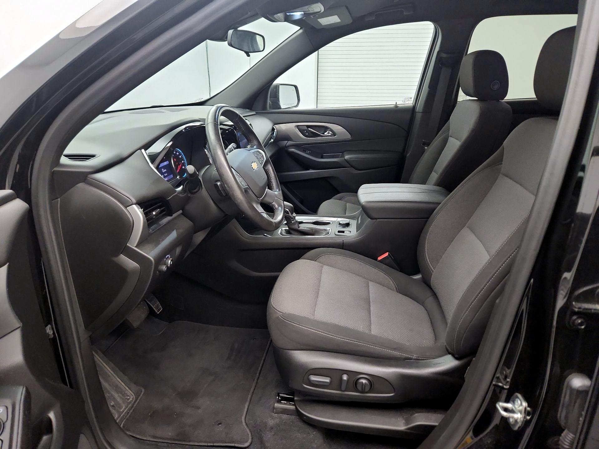 Thumbnail: 2022 Chevrolet Traverse - 11