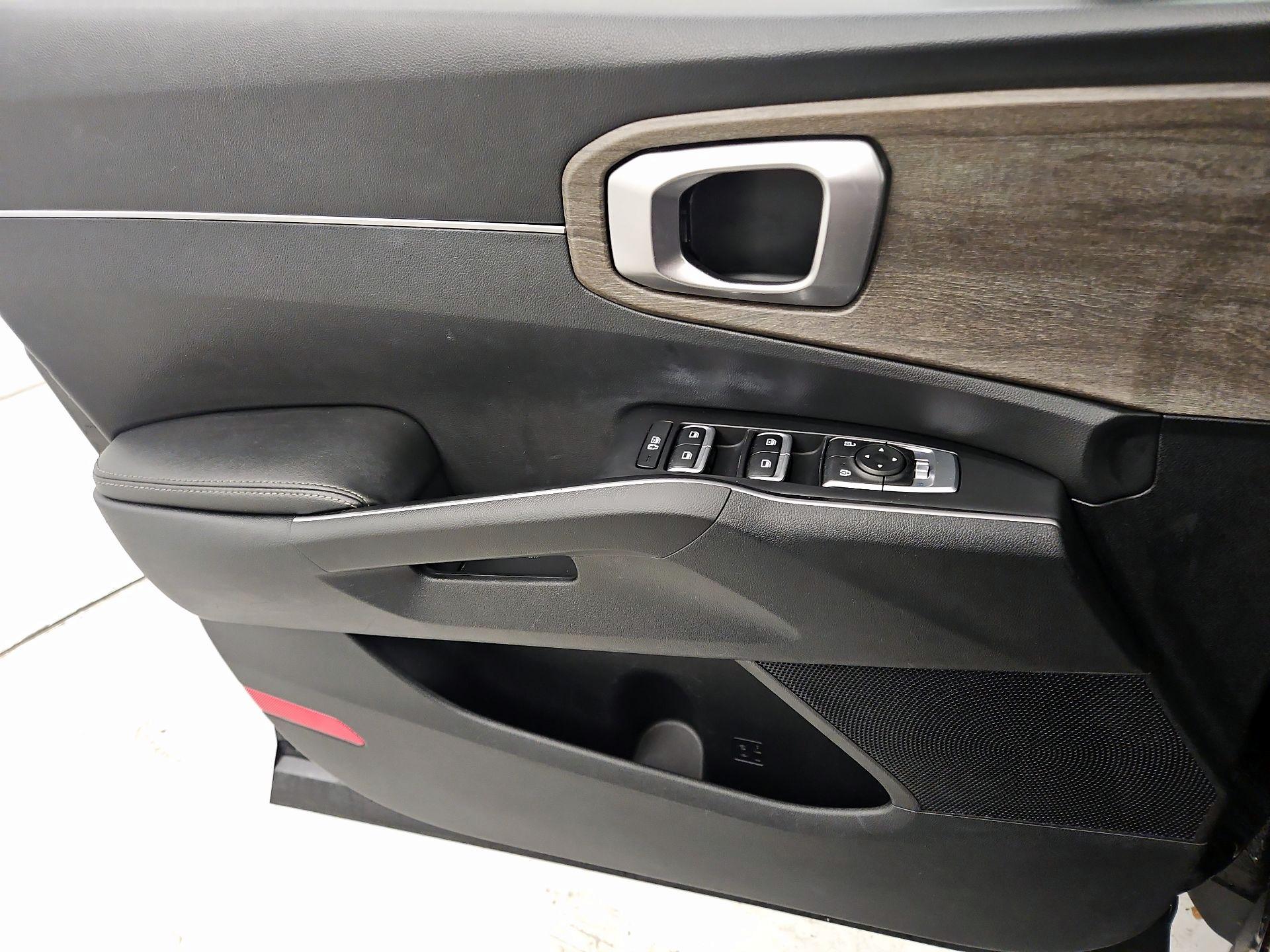 Thumbnail: 2022 Kia Sorento - 12