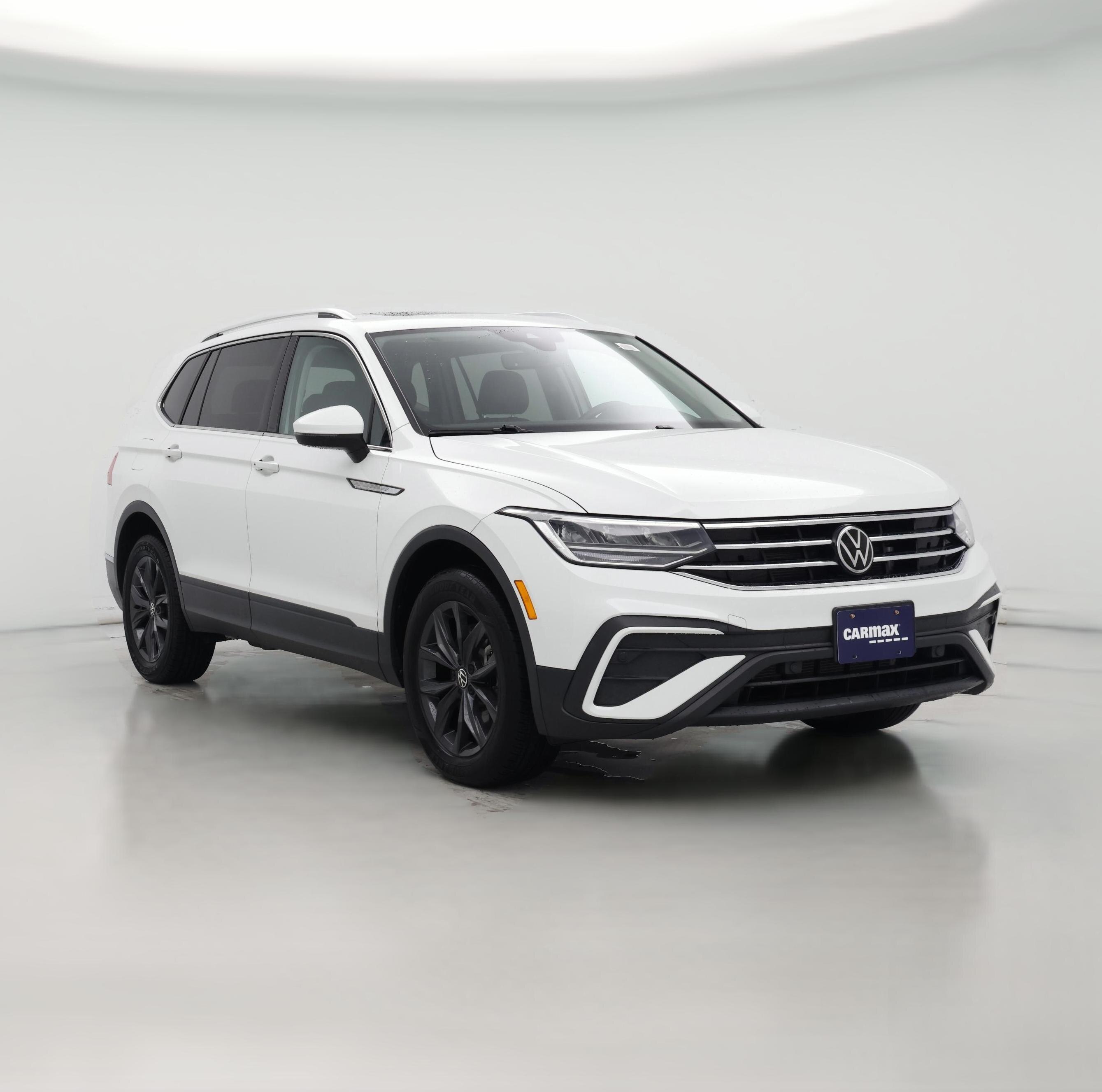 Thumbnail: 2022 Volkswagen Tiguan - 1