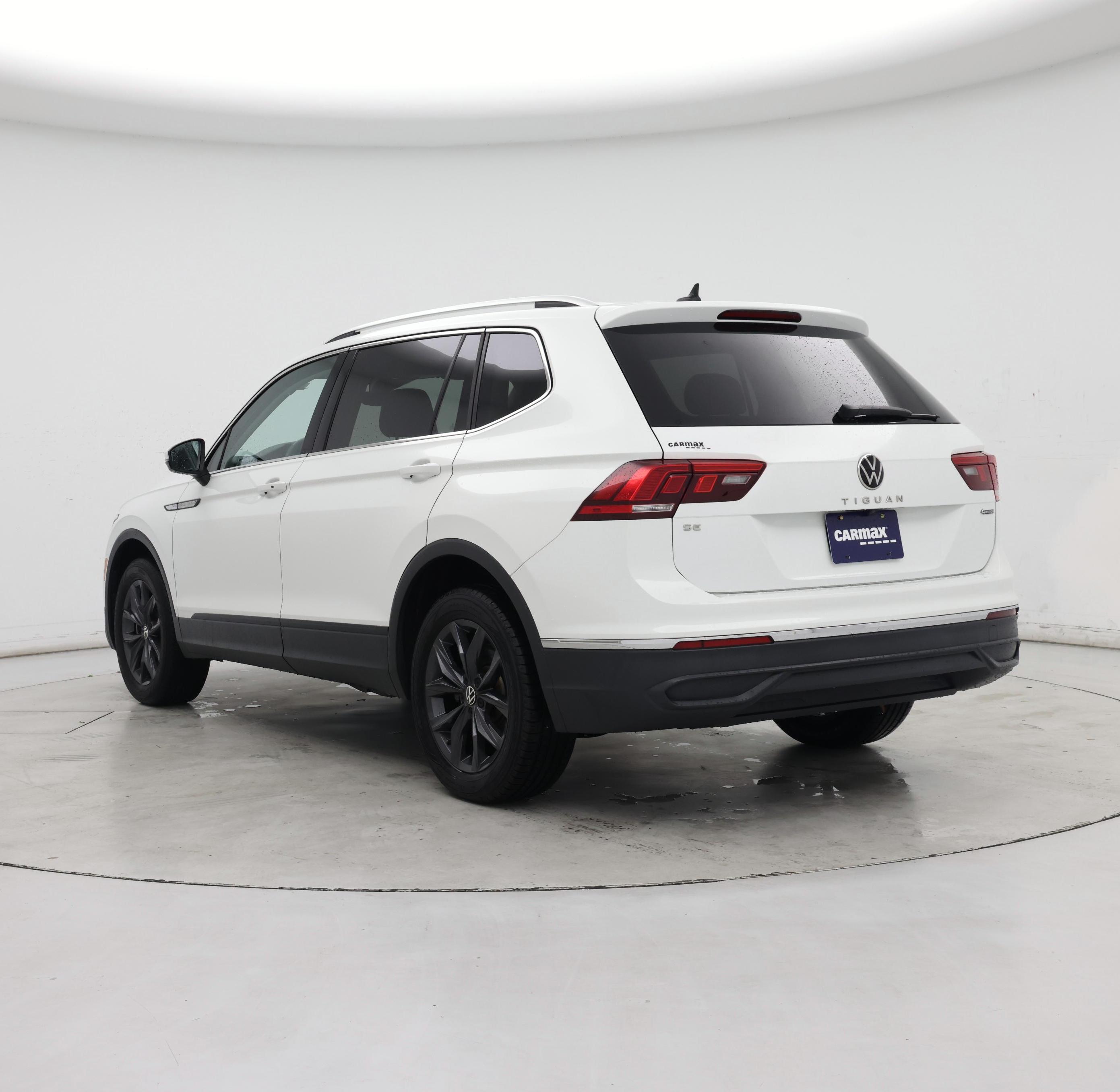 Thumbnail: 2022 Volkswagen Tiguan - 2