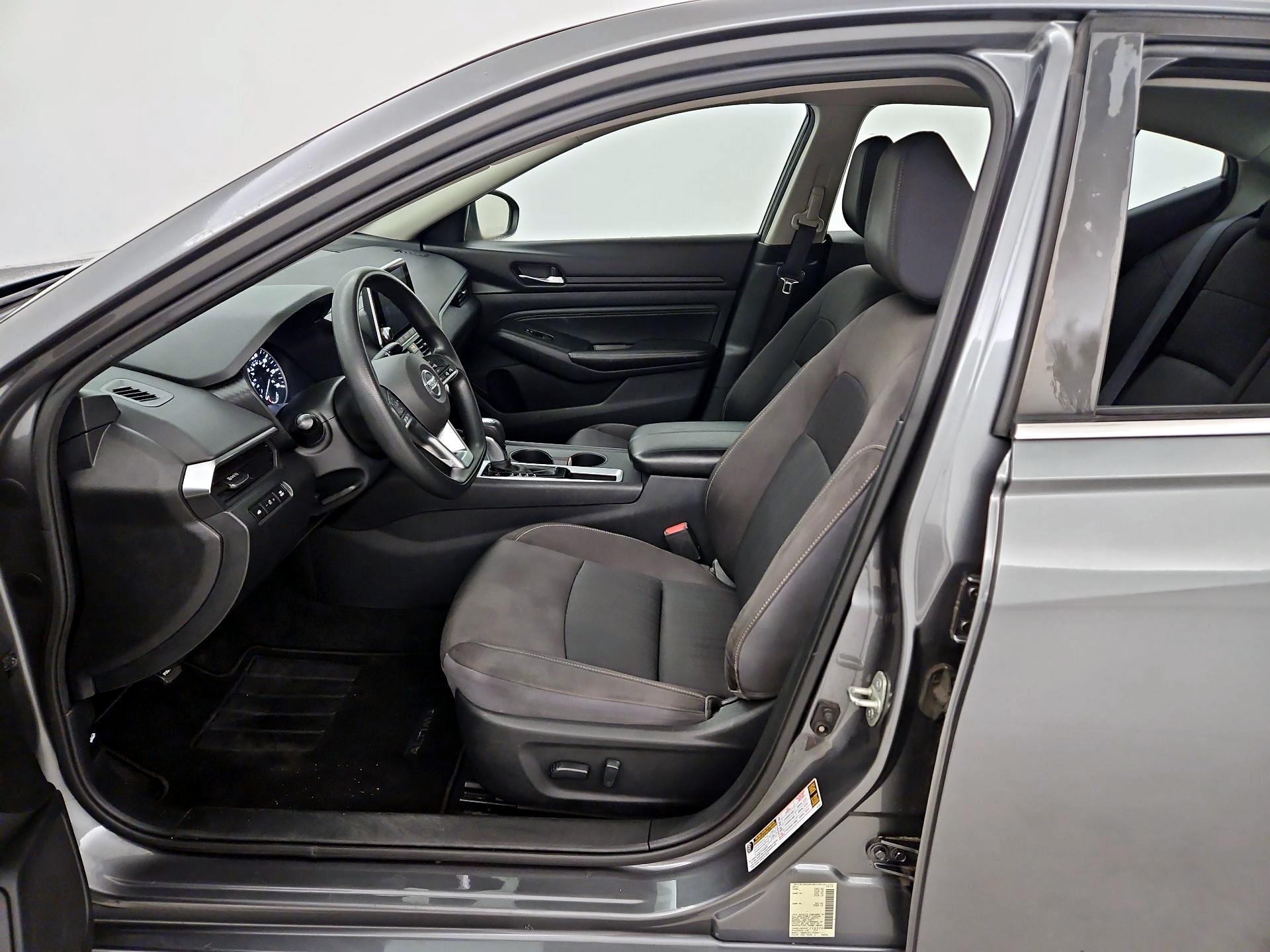 Thumbnail: 2019 Nissan Altima - 11