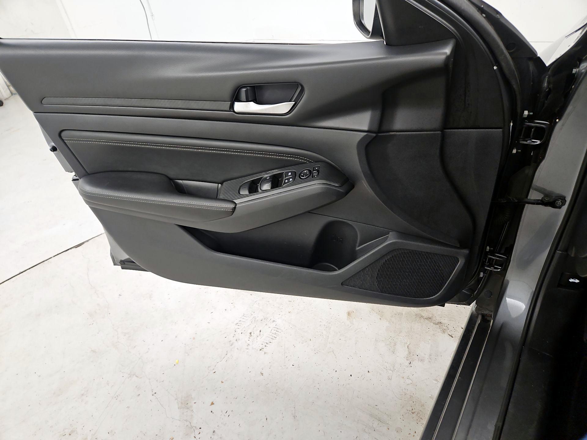 Thumbnail: 2019 Nissan Altima - 12