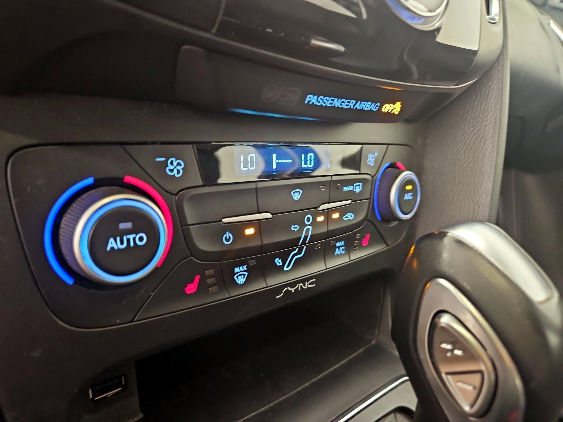 Thumbnail: 2018 Ford Focus - 16