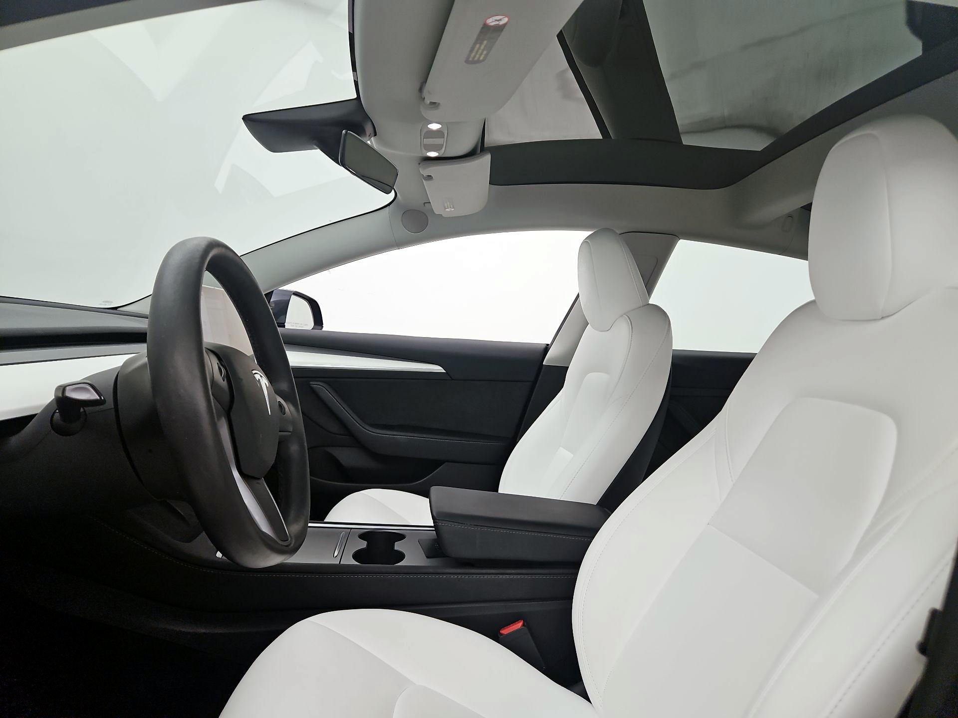 Thumbnail: 2023 Tesla Model 3 - 19