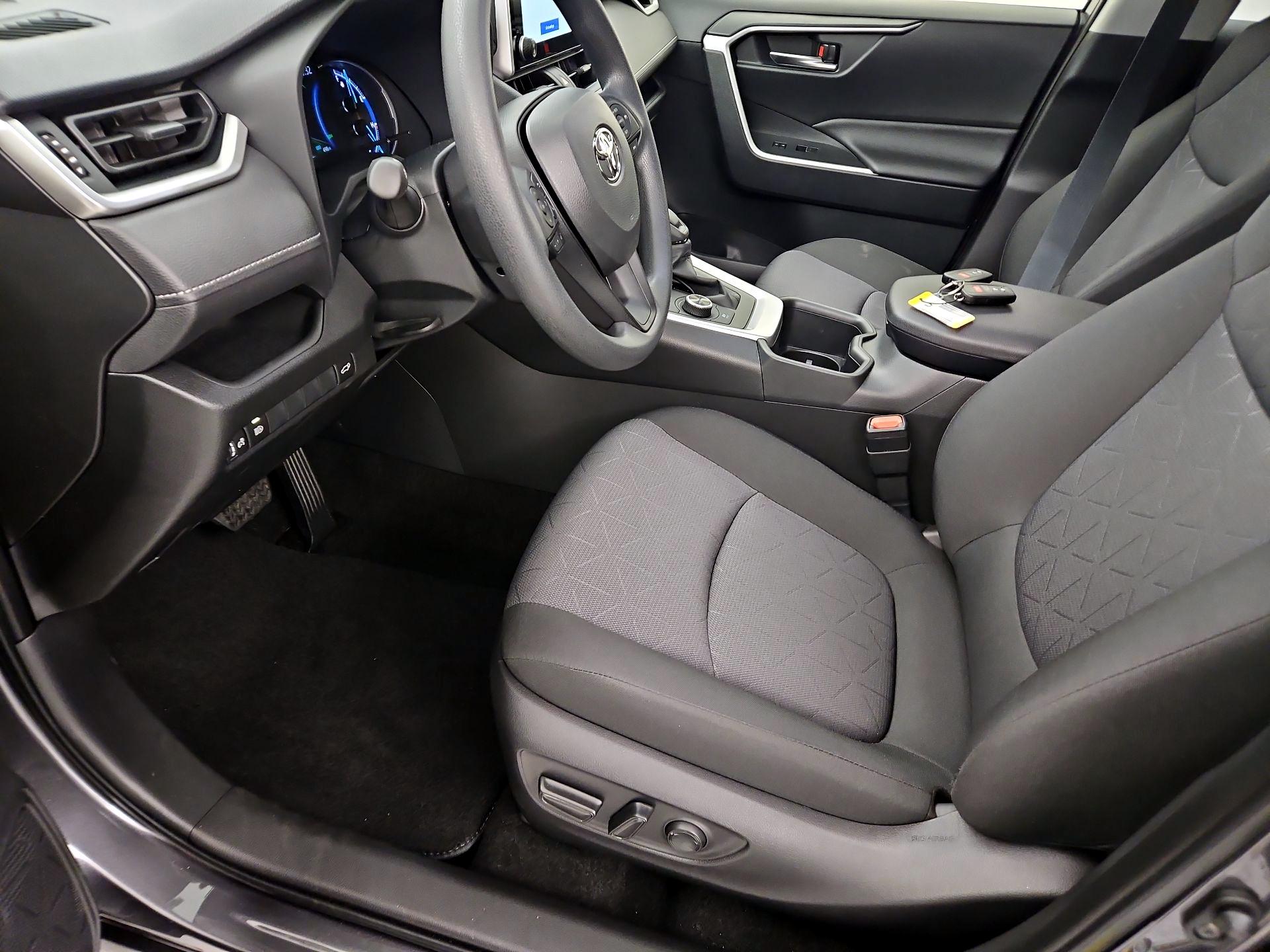 Thumbnail: 2025 Toyota RAV4 - 11