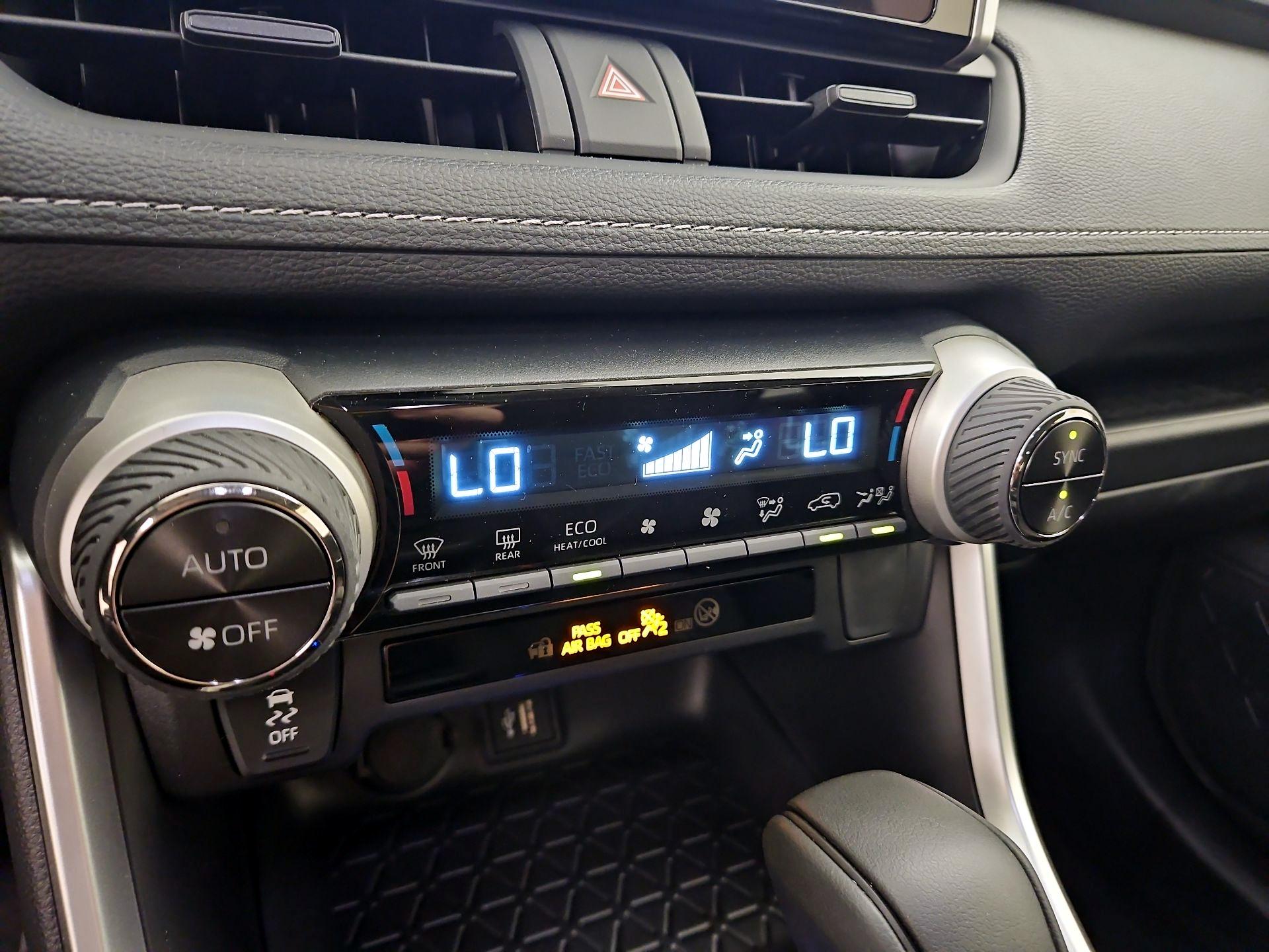 Thumbnail: 2025 Toyota RAV4 - 16