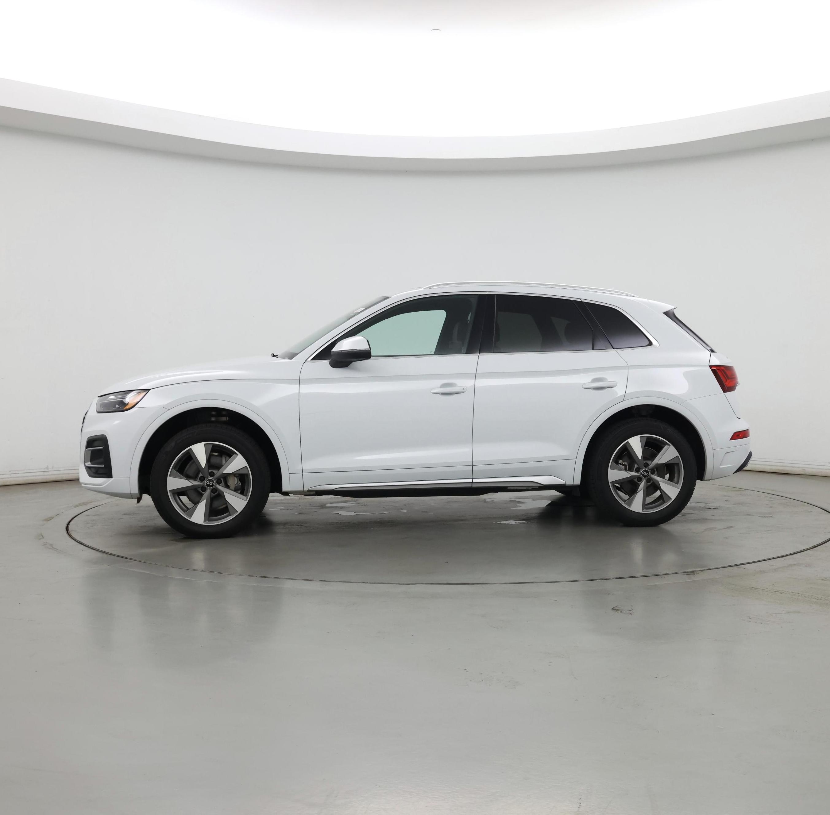 Thumbnail: 2022 Audi Q5 - 3