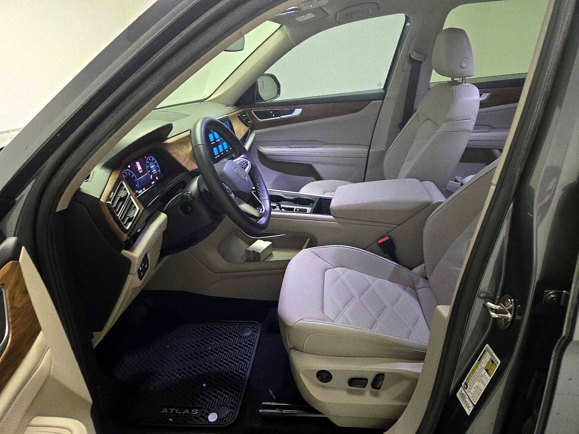 Thumbnail: 2024 Volkswagen Atlas - 11