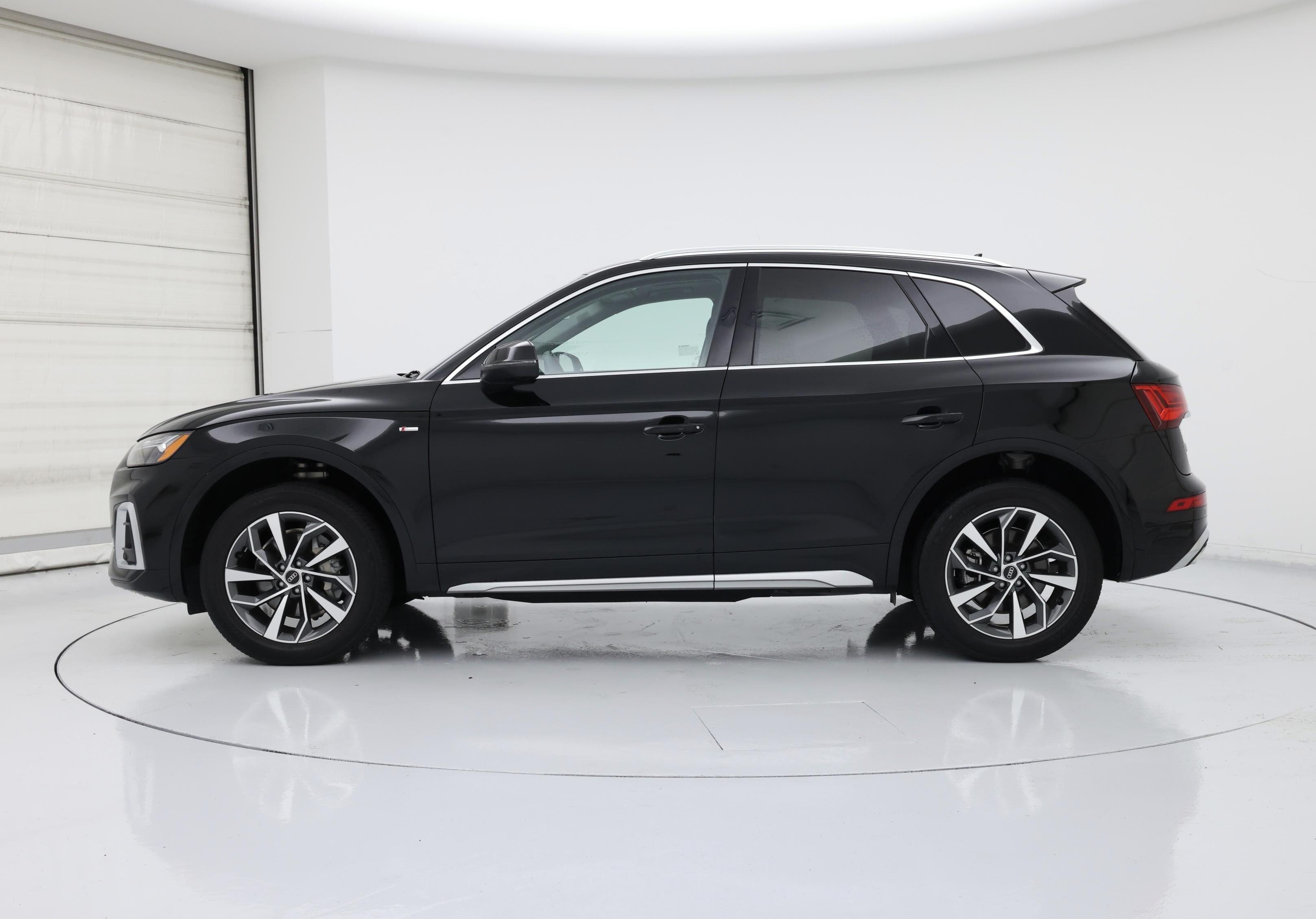 Thumbnail: 2023 Audi Q5 - 3