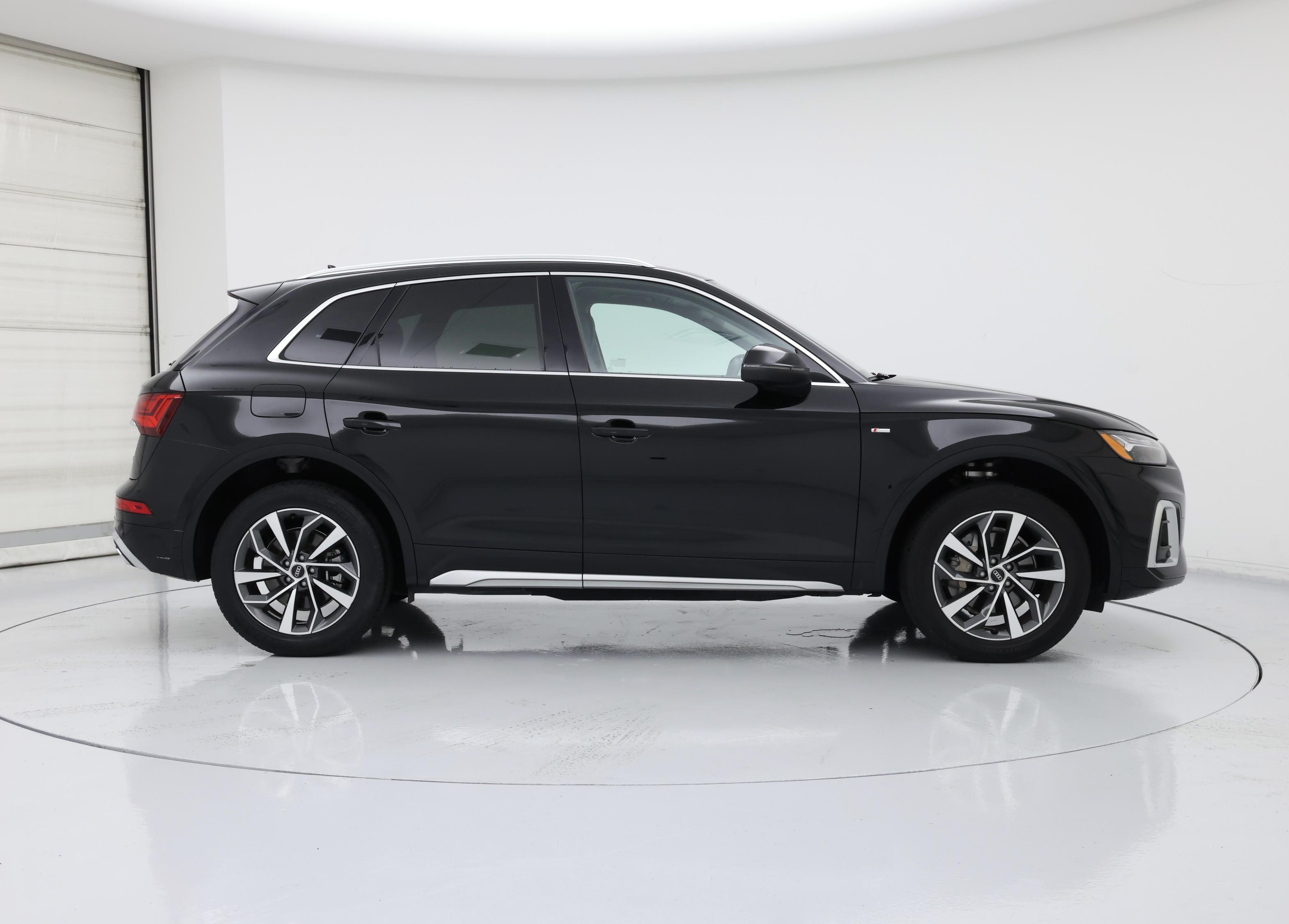 Thumbnail: 2023 Audi Q5 - 7