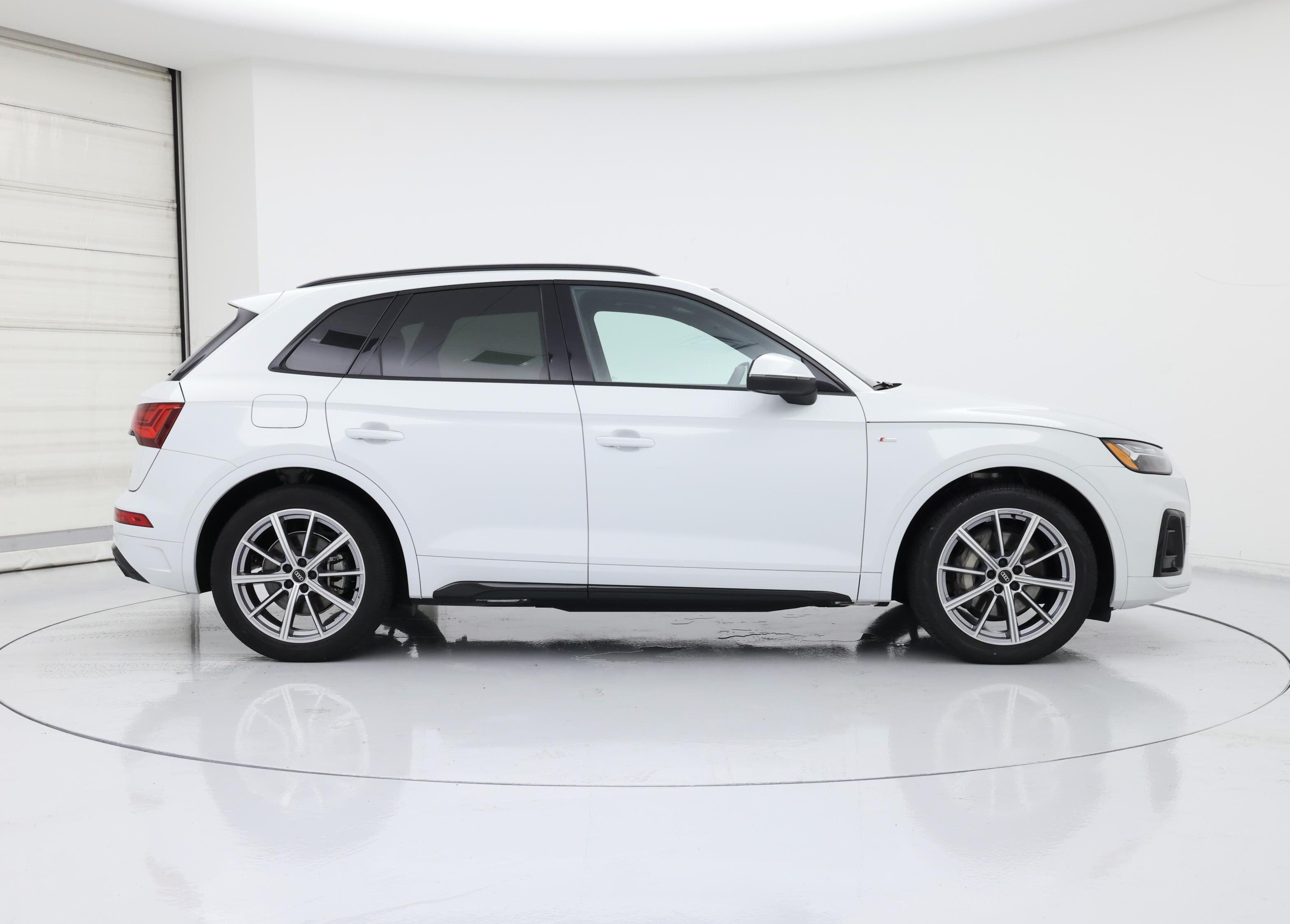 Thumbnail: 2023 Audi Q5 - 7