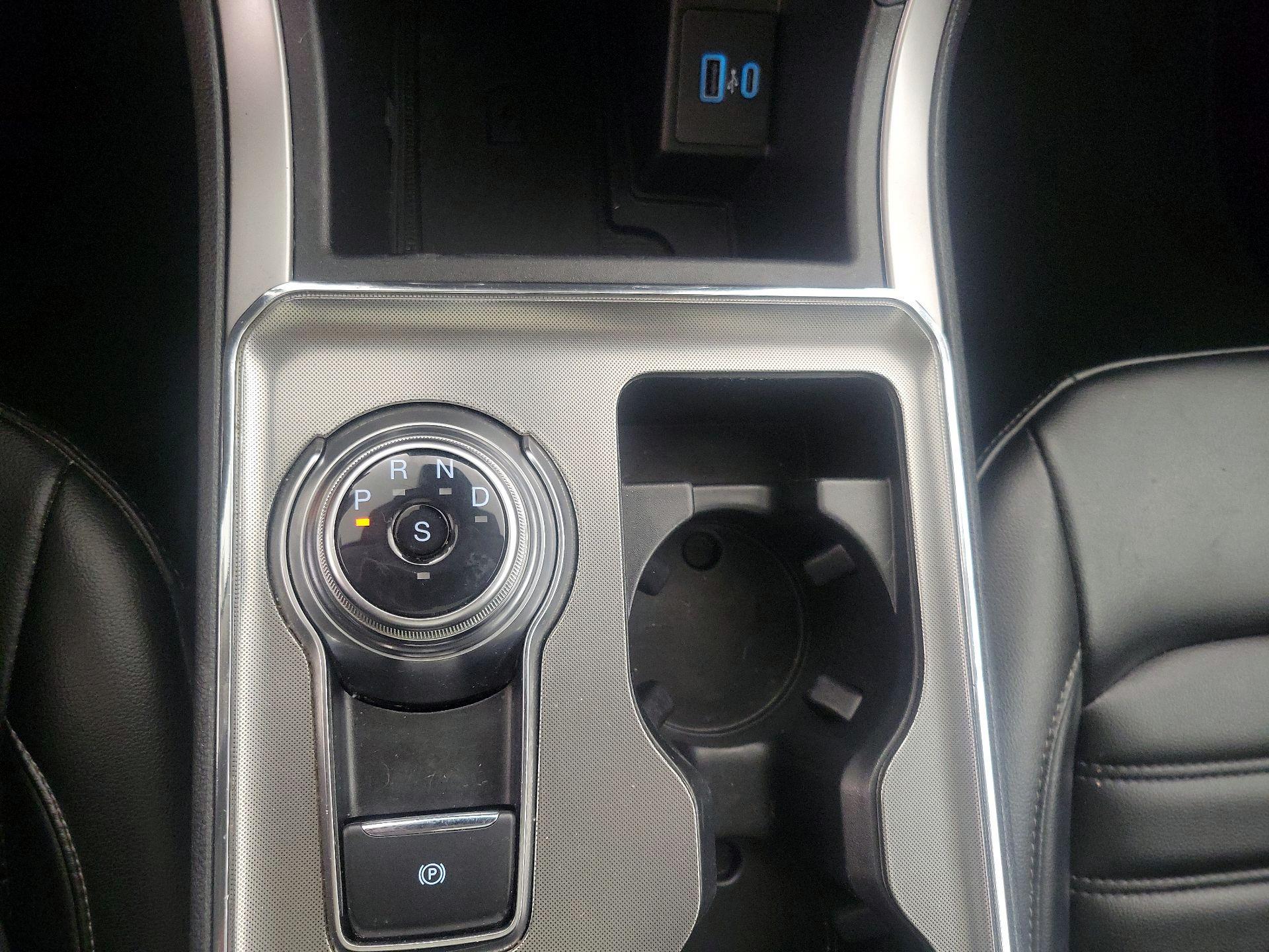 Thumbnail: 2022 Ford Edge - 17