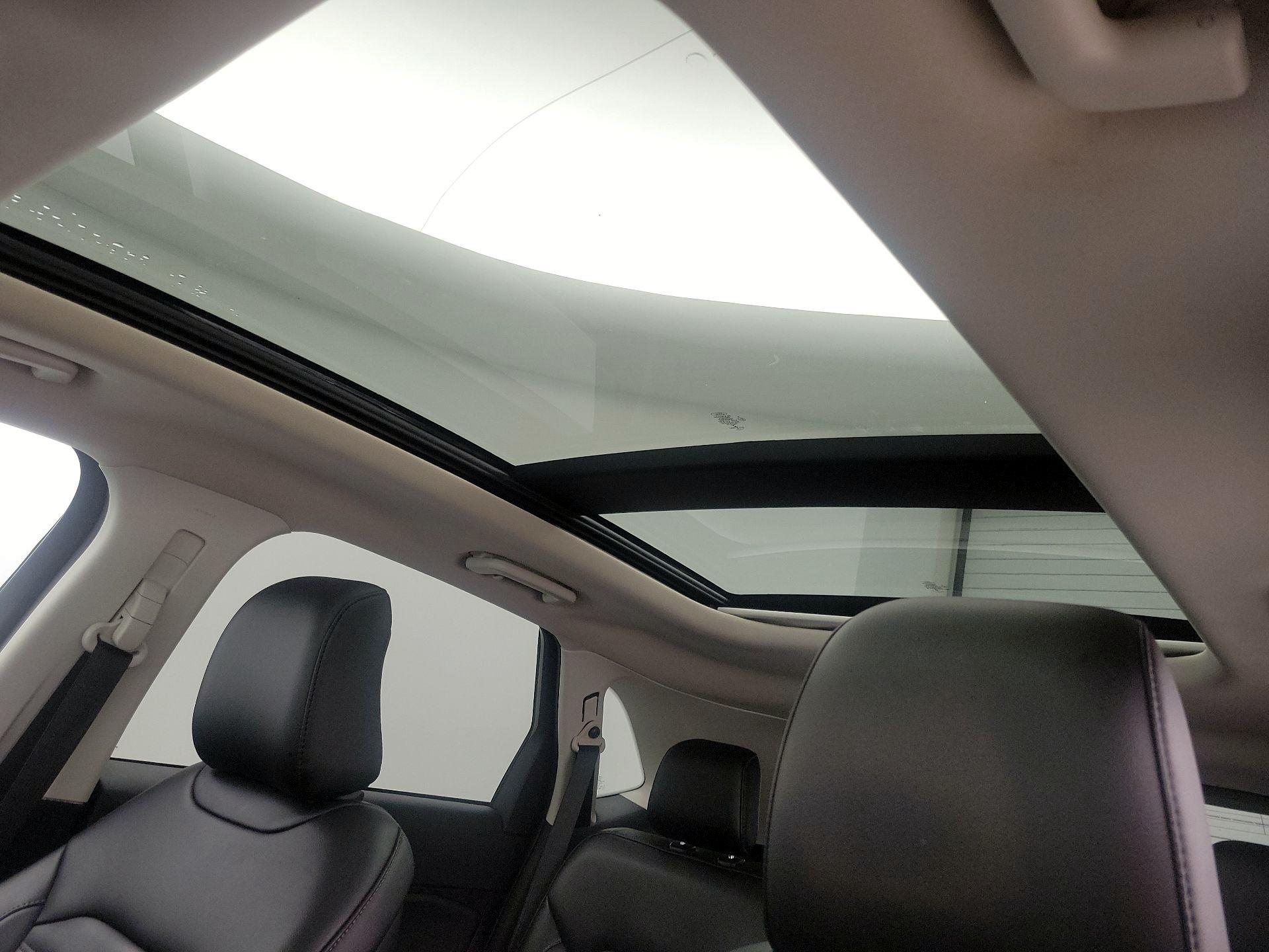 Thumbnail: 2022 Ford Edge - 19