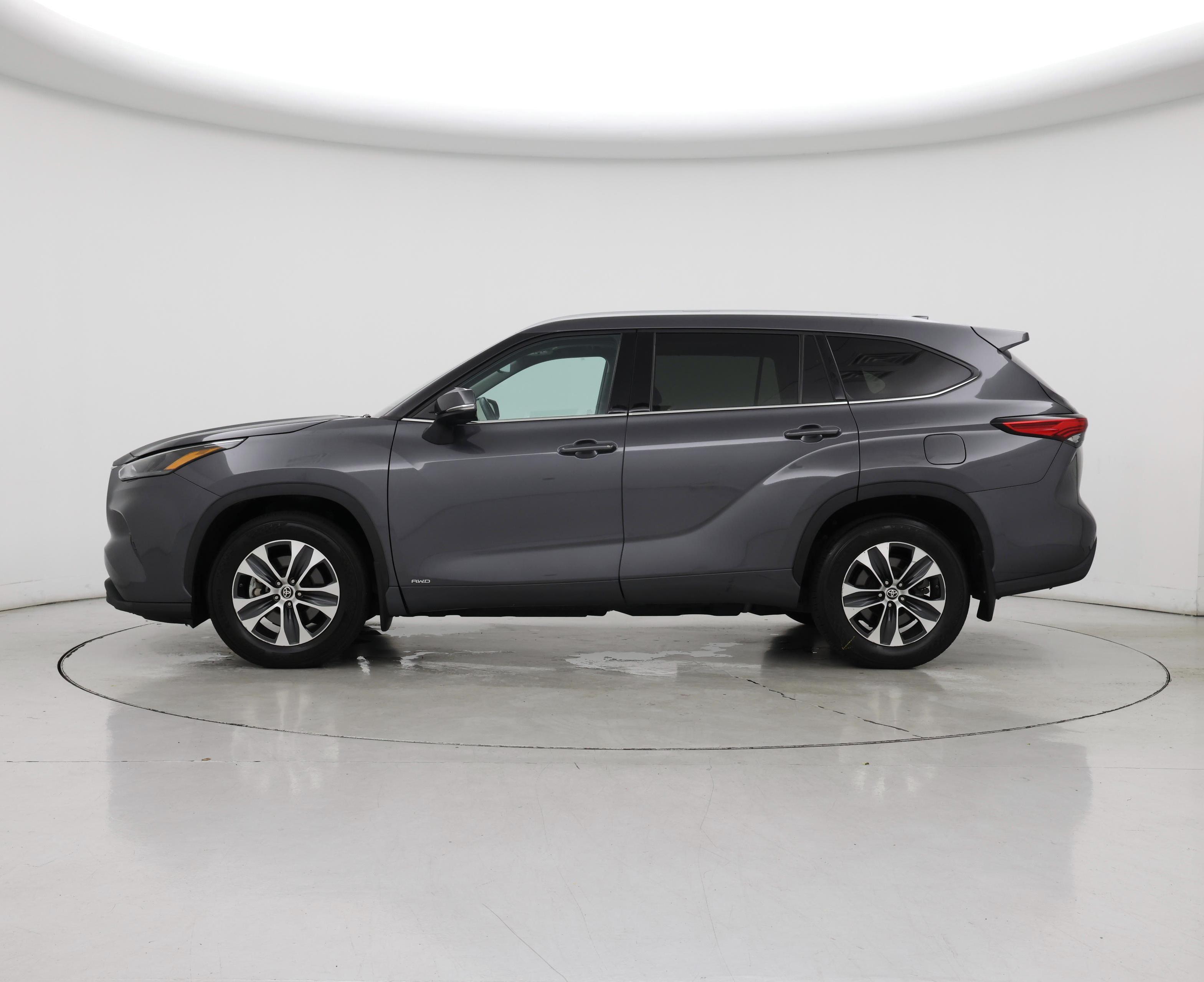 Thumbnail: 2022 Toyota Highlander - 3