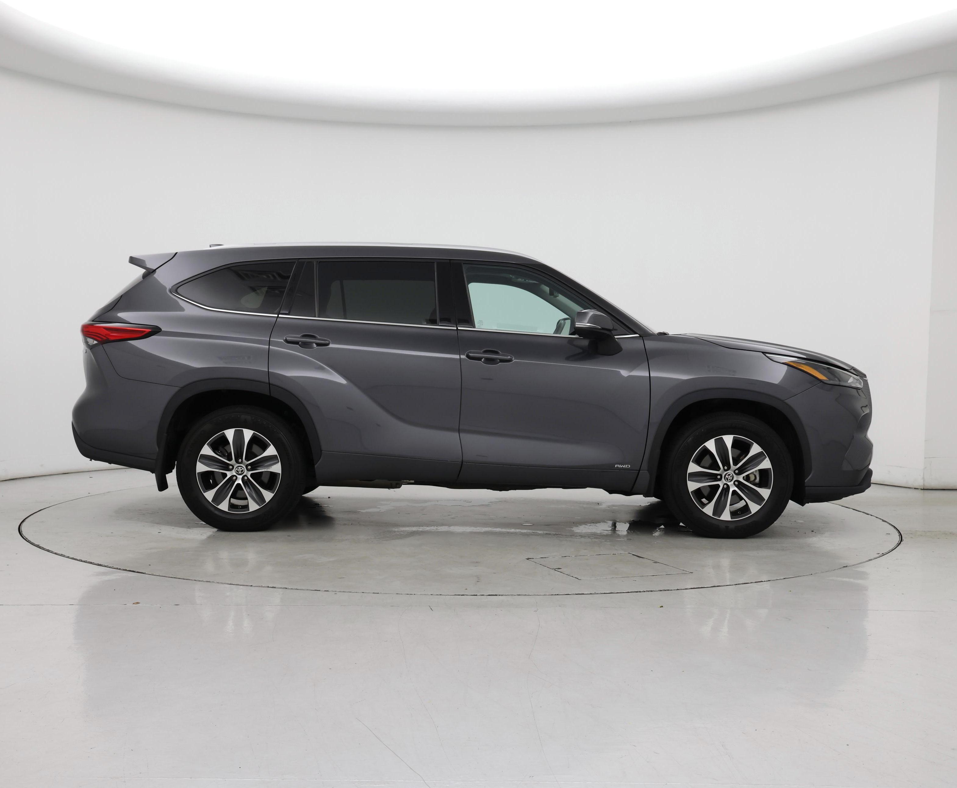 Thumbnail: 2022 Toyota Highlander - 7