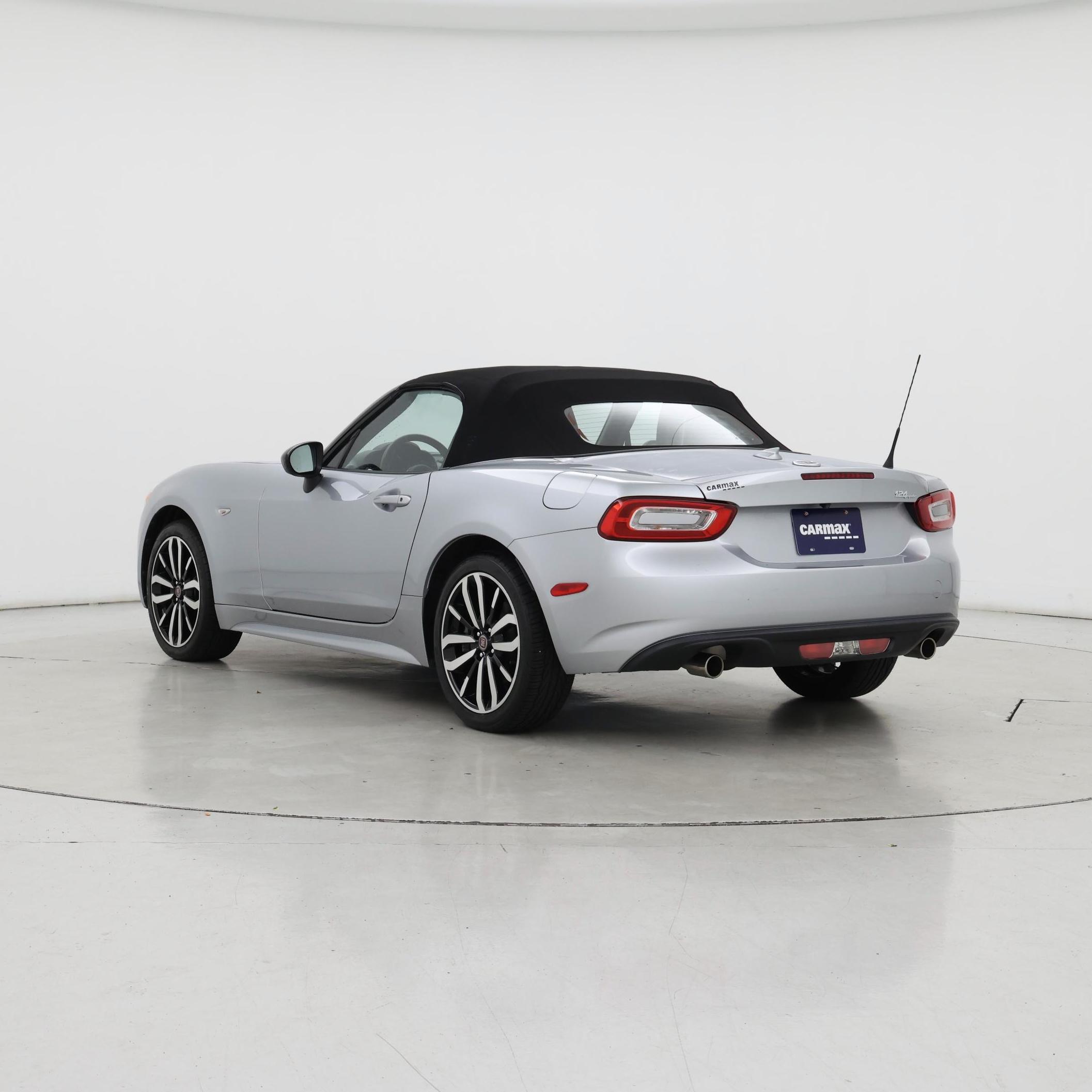 Thumbnail: 2020 Fiat 124 Spider - 2