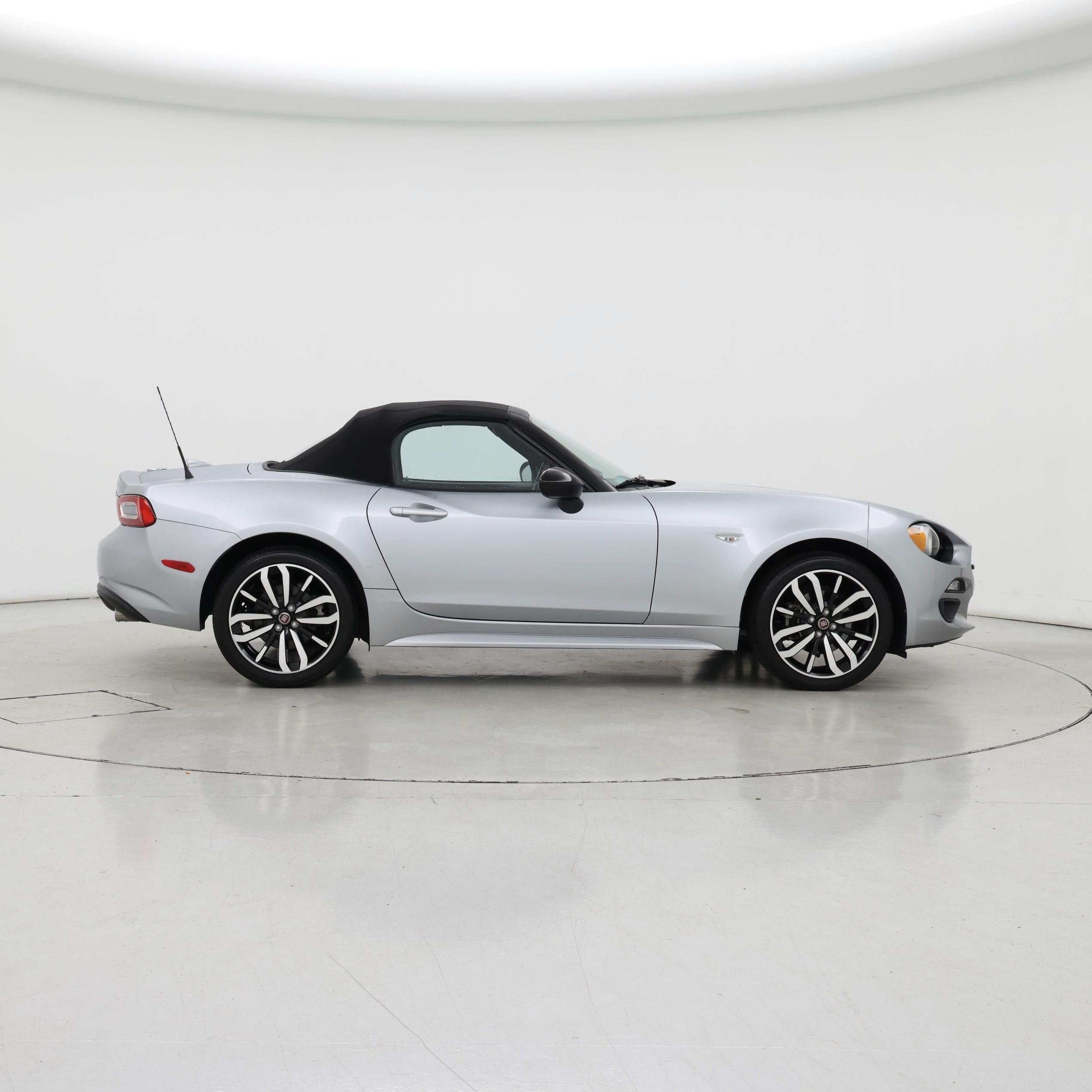 Thumbnail: 2020 Fiat 124 Spider - 7