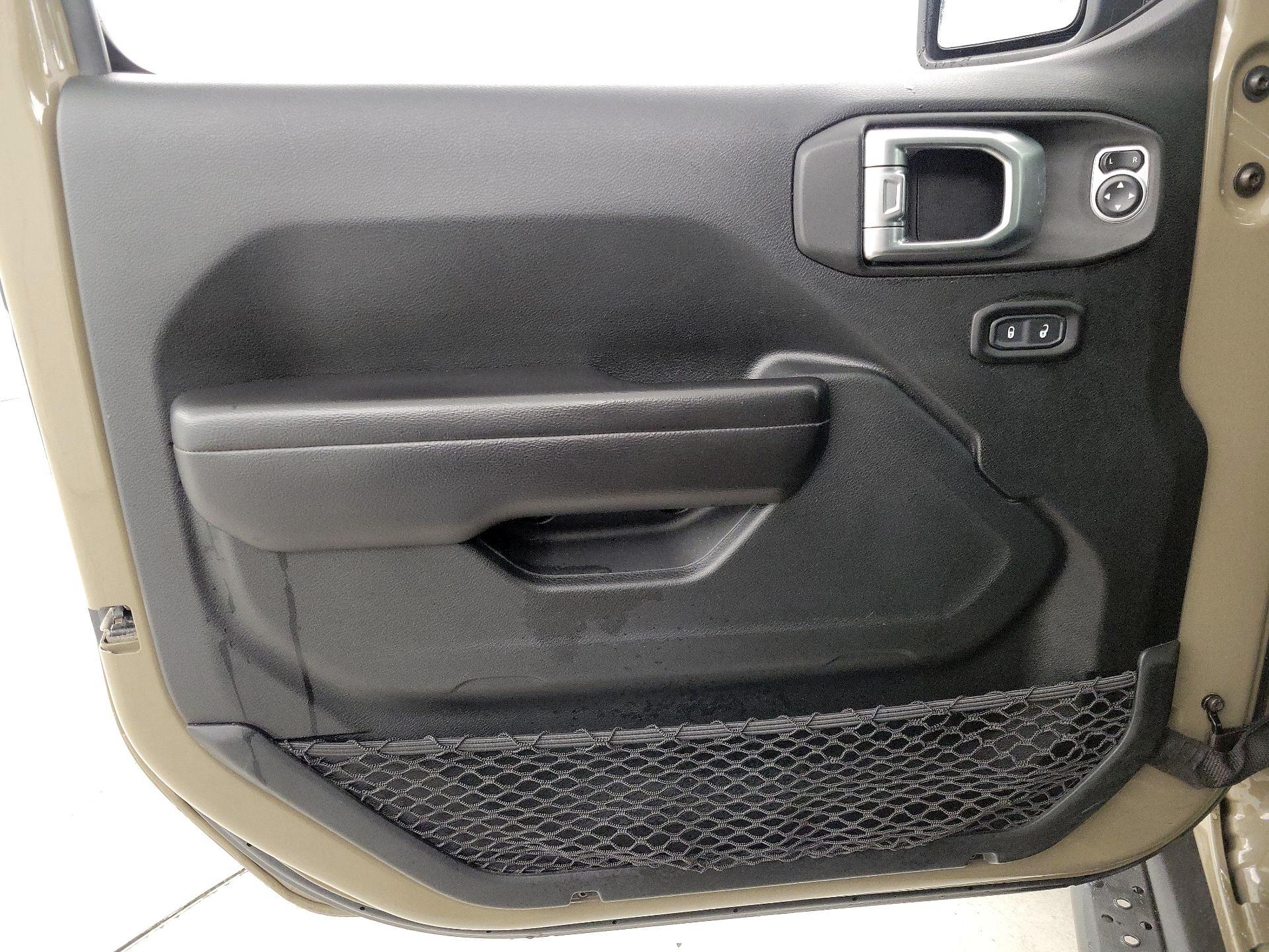 Thumbnail: 2020 Jeep Gladiator - 12