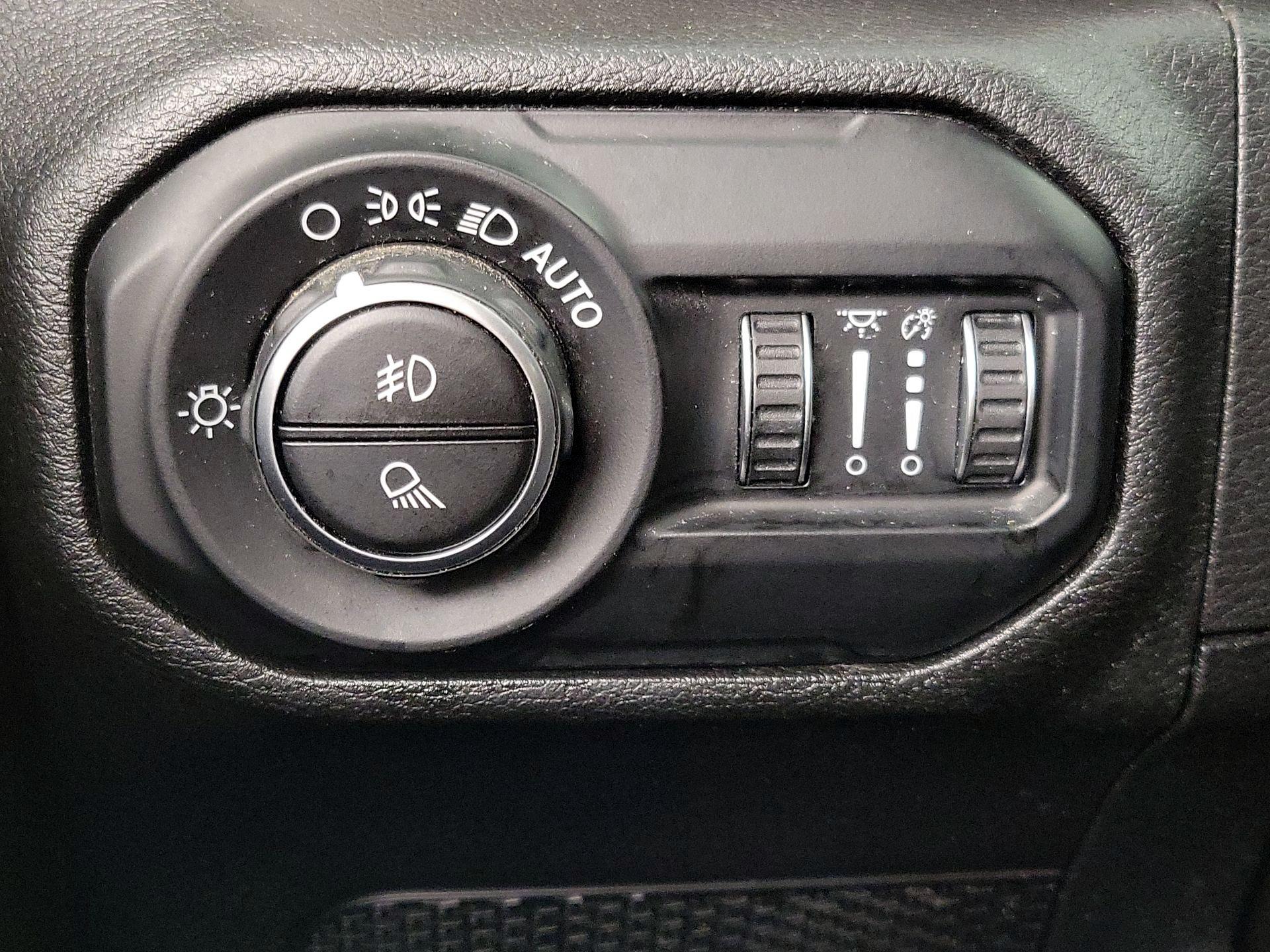 Thumbnail: 2020 Jeep Gladiator - 13