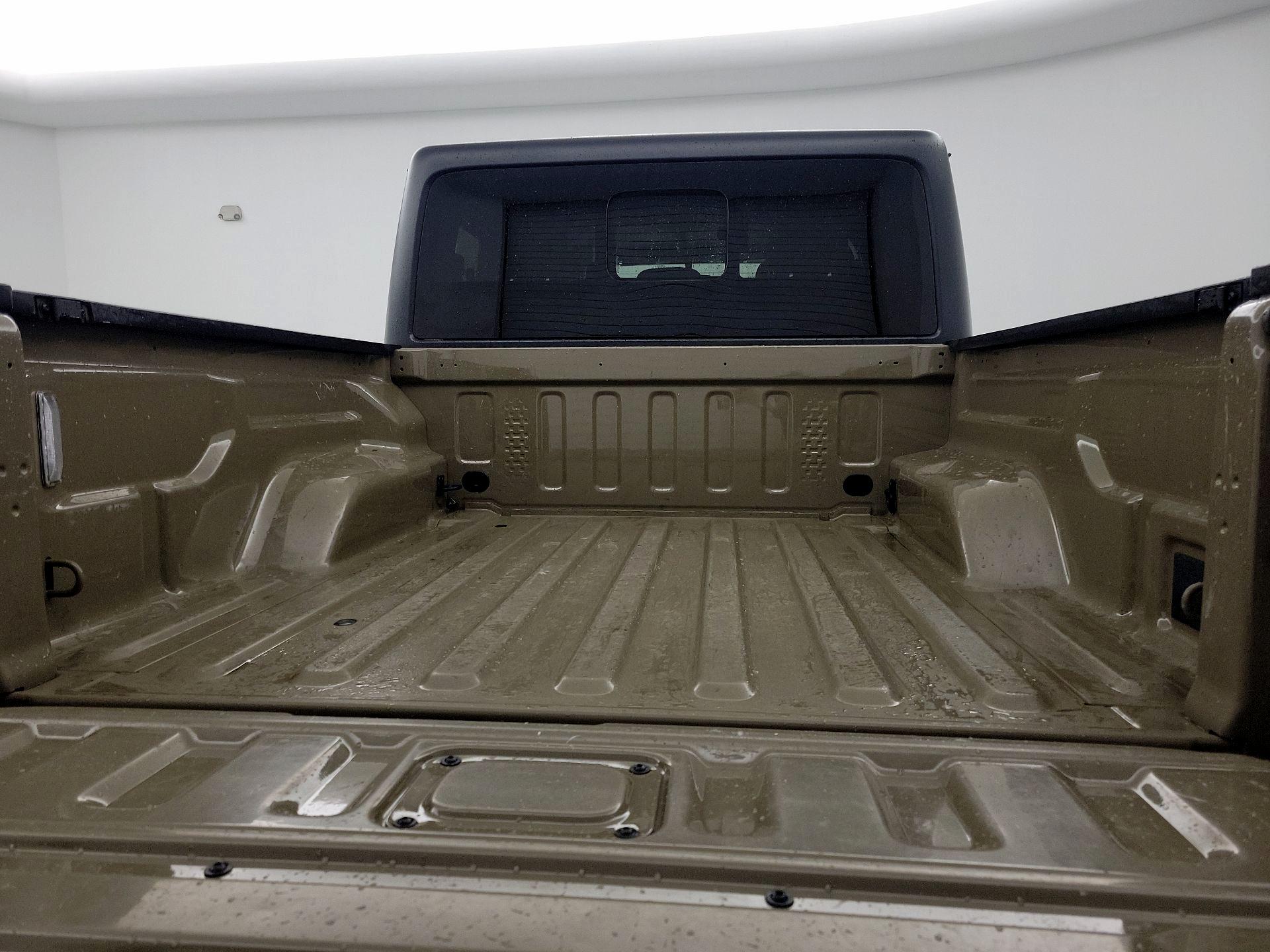 Thumbnail: 2020 Jeep Gladiator - 20