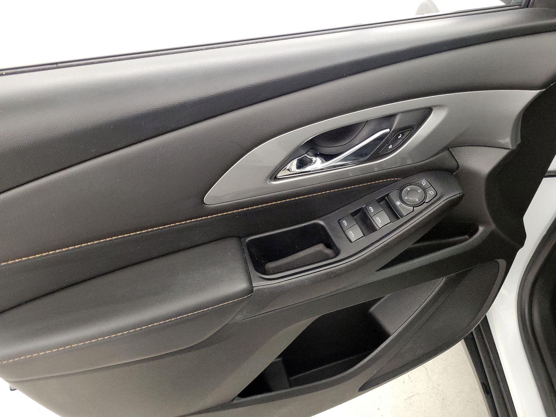 Thumbnail: 2021 Chevrolet Traverse - 12