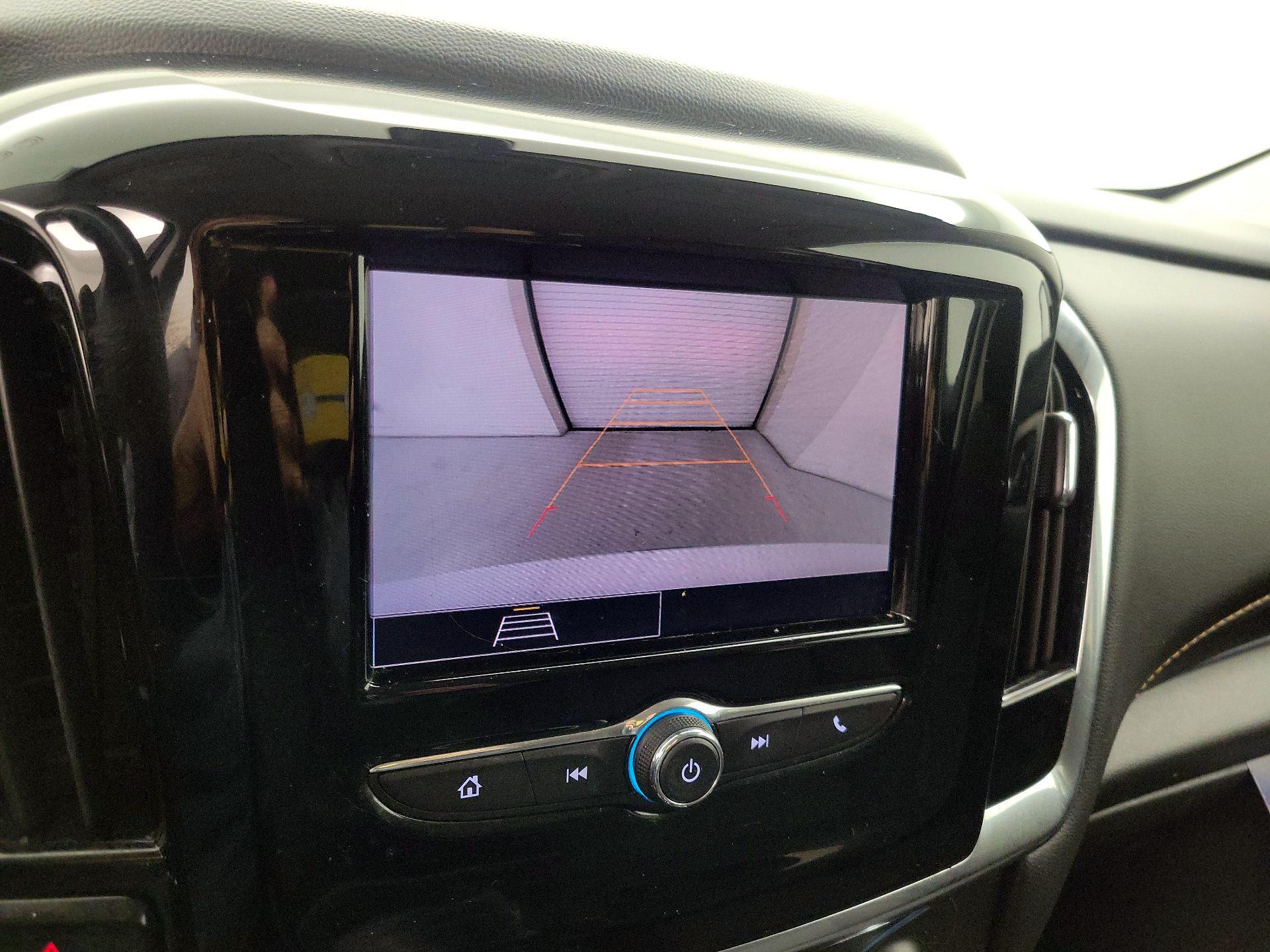 Thumbnail: 2021 Chevrolet Traverse - 14