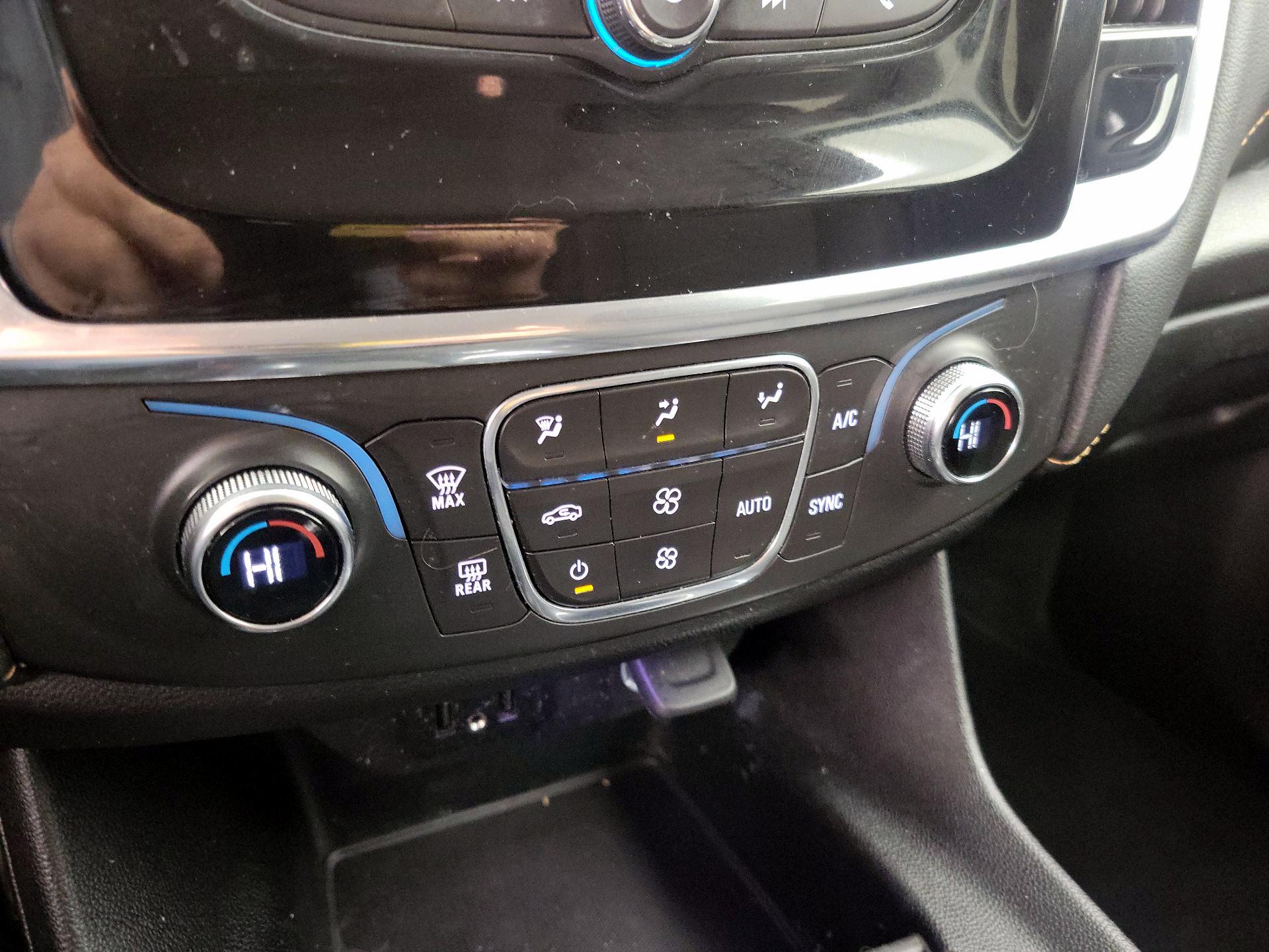 Thumbnail: 2021 Chevrolet Traverse - 16