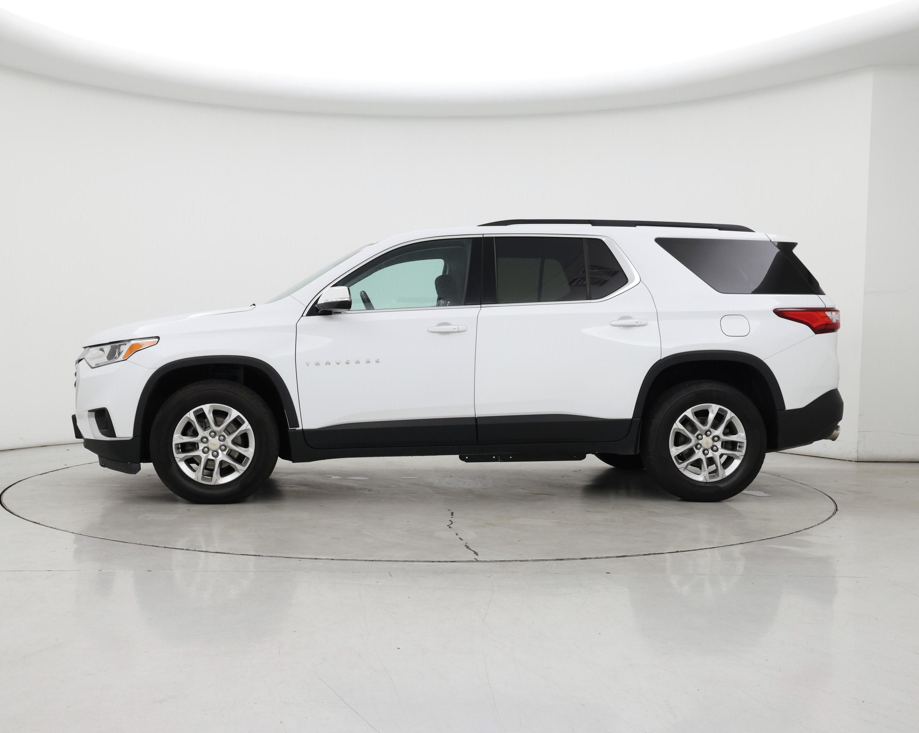 Thumbnail: 2021 Chevrolet Traverse - 3