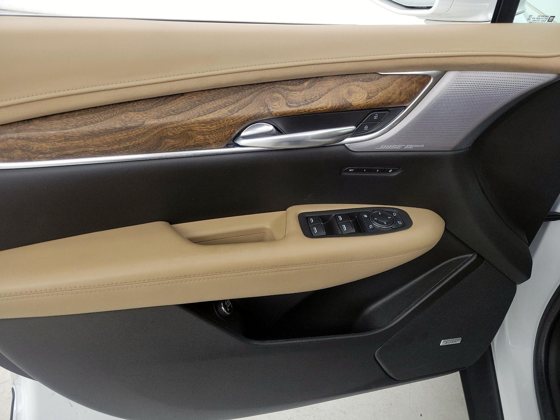 Thumbnail: 2020 Cadillac XT5 - 12