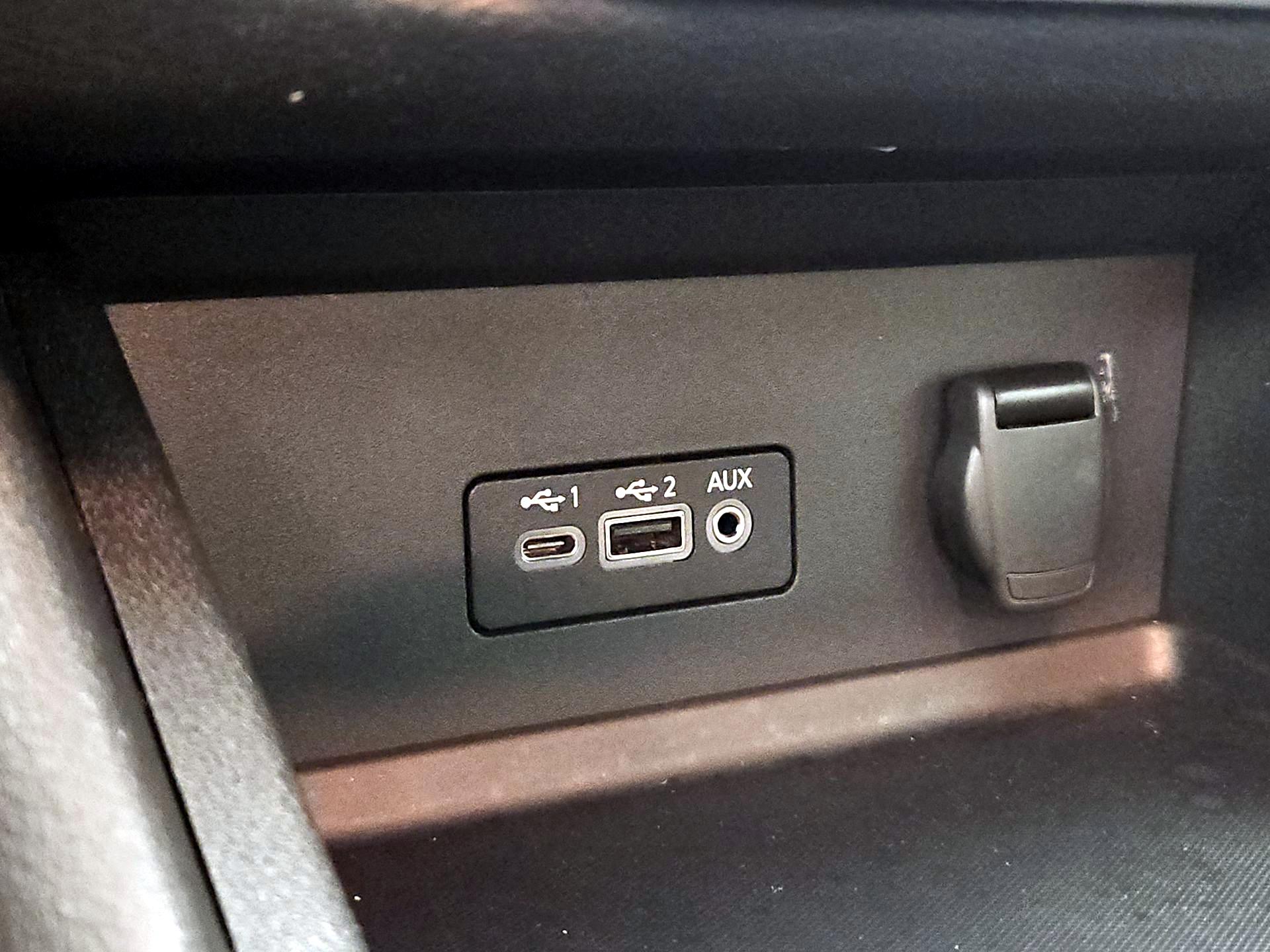 Thumbnail: 2021 Nissan Sentra - 18